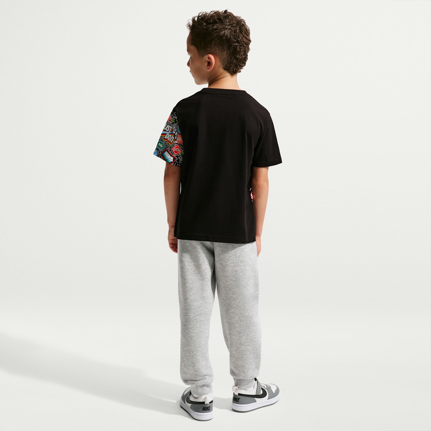 Футболка Nike Doodle Splash T-Shirt для малышей, цвет: Чёрный — фото 5
