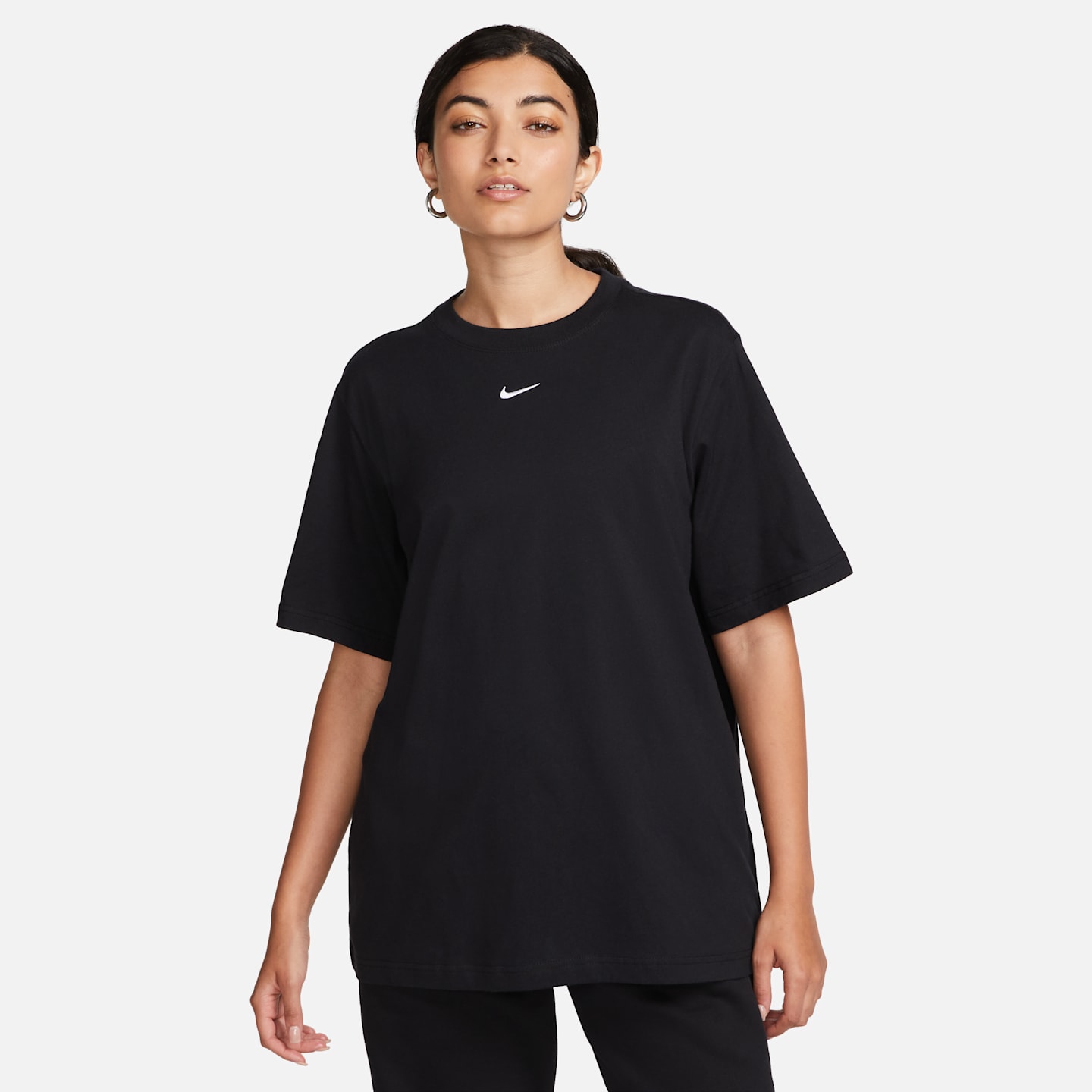 Женская футболка Nike Sportswear Essential, цвет: Чёрный / Белый — фото 1