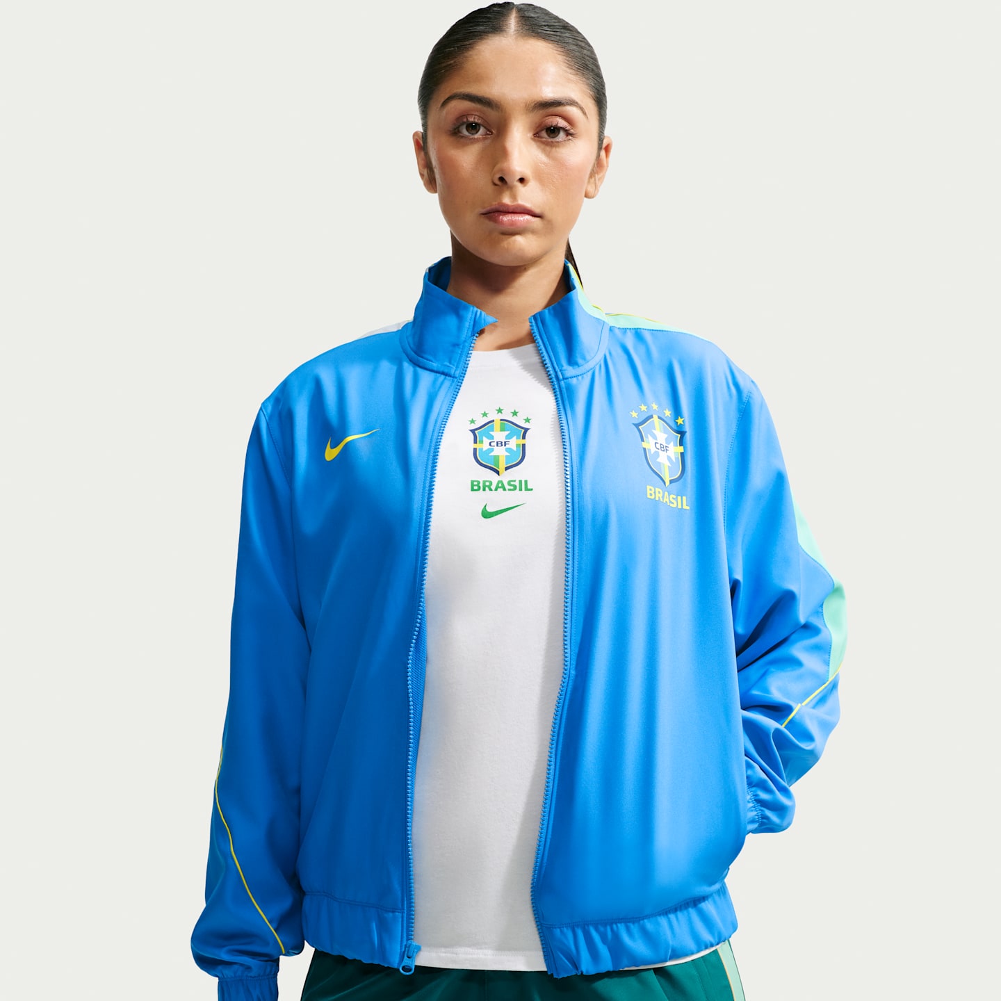 Женские комплекты Brazil Strike Nike Dri-FIT Soccer Woven Tracksuit, цвет: Светлый синий / Бирюзовый — фото 2