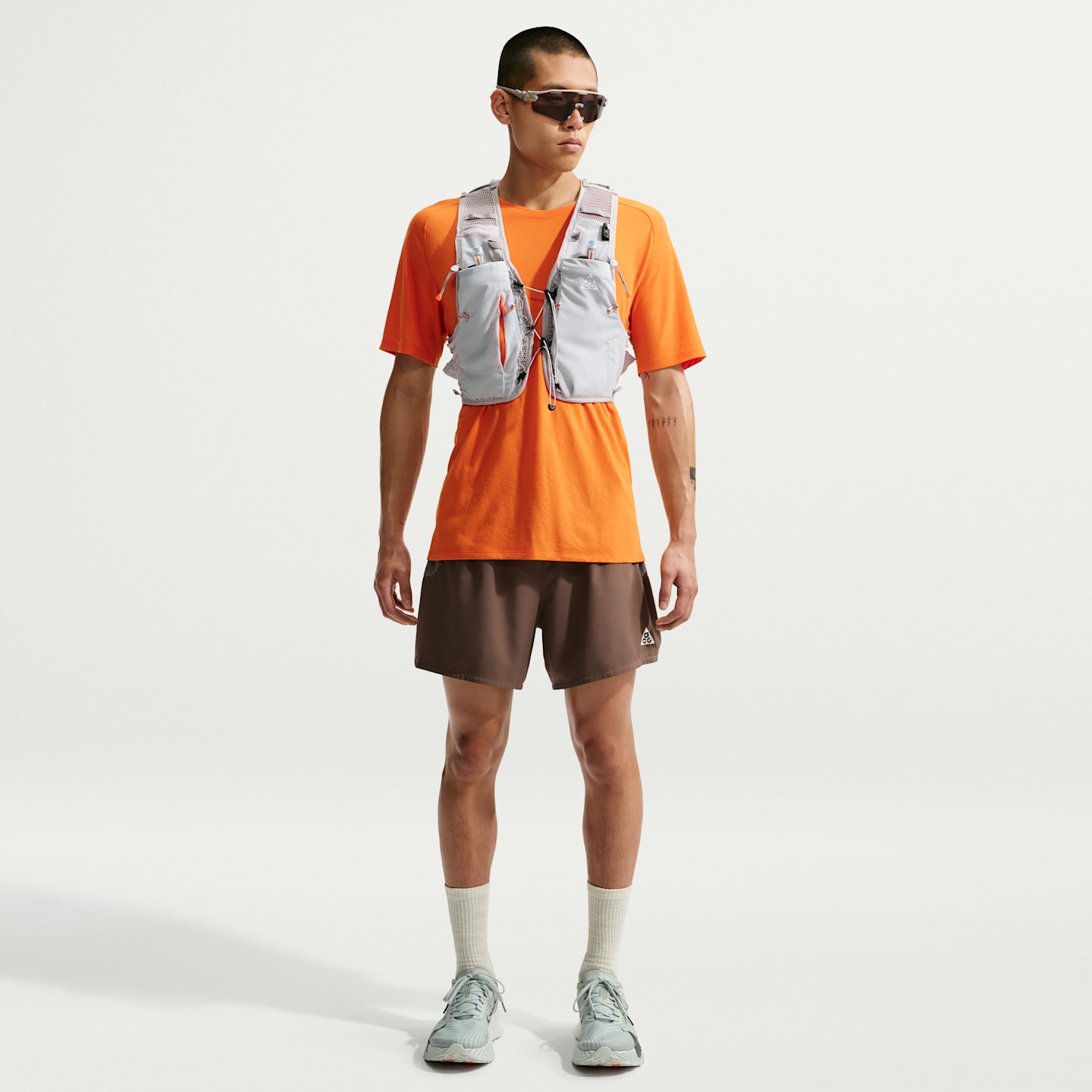 Жилет Nike ACG Goat Pack, 5 л, цвет: Серый туманный / Оранжевый — фото 4