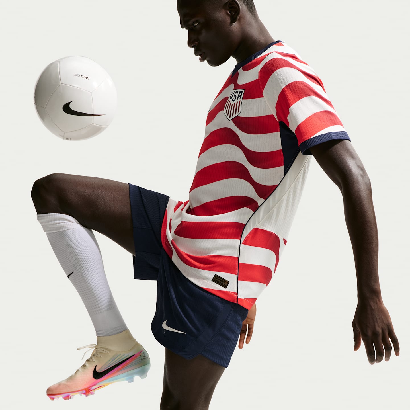 Мужские футбольные шорты Nike Usmnt 2026 Match Home Aero-FIT Authentic, цвет: Тёмно-синий / Молочный — фото 4