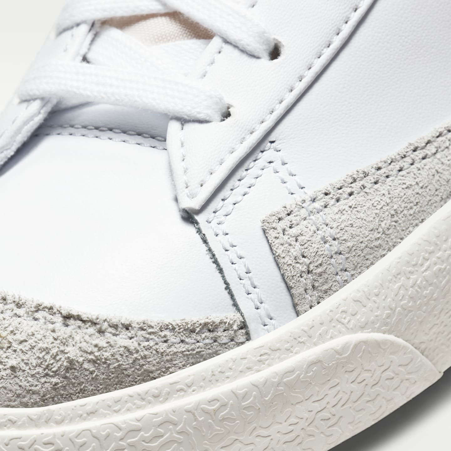 Женский пиджак Nike Blazer Mid '77, цвет: Белый / Молочный — фото 11