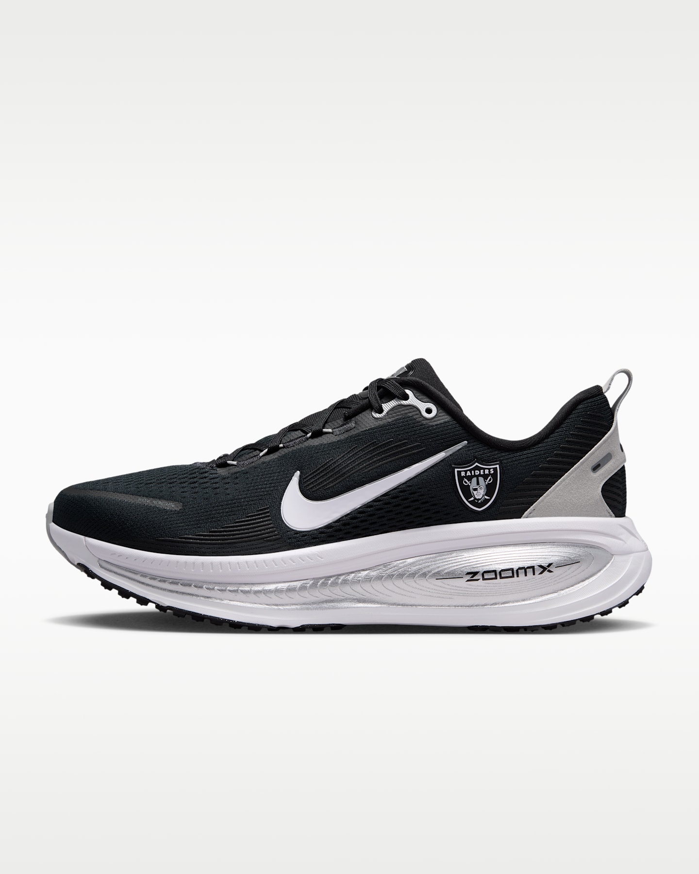 Мужские кроссовки Nike Vomero 18 (Las Vegas Raiders) NFL Road Running, цвет: Чёрный / Серебряный — фото 9