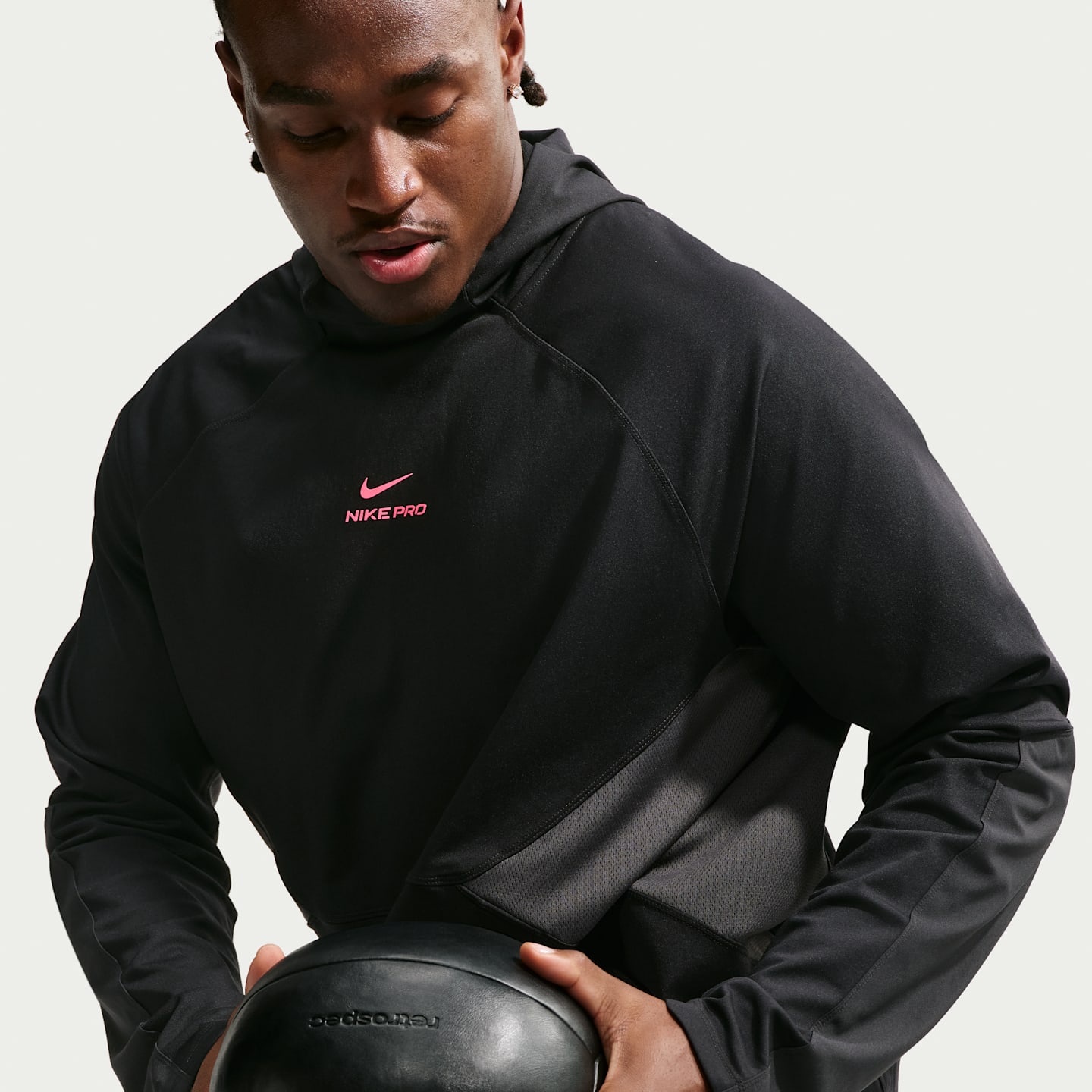 Мужской топ Nike Pro Dri-FIT Mid-Layer Training Top, цвет: Чёрный / Розовый — фото 8