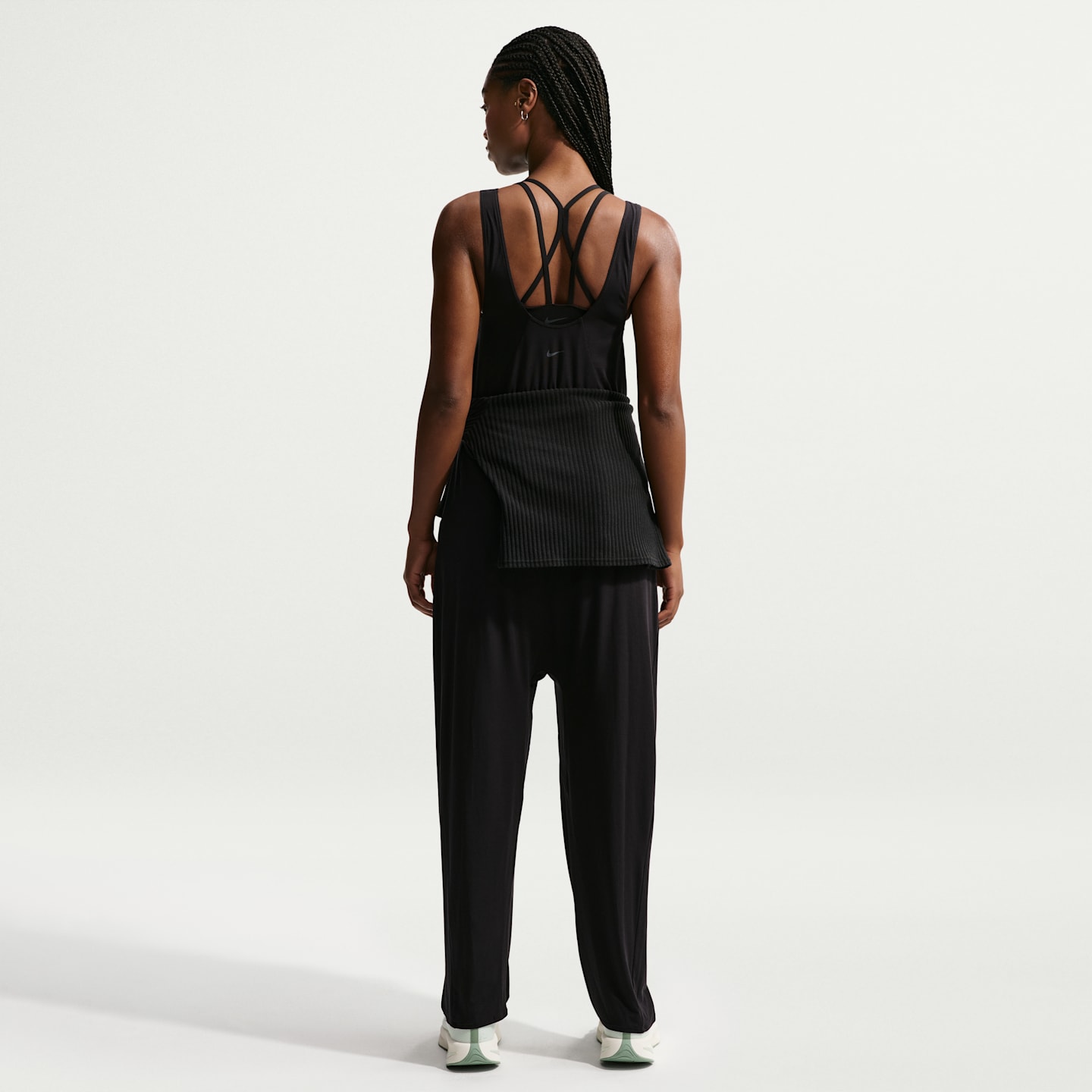 Женский комбинезон Nike Zenvy, цвет: Чёрный / Холодный серый — фото 5