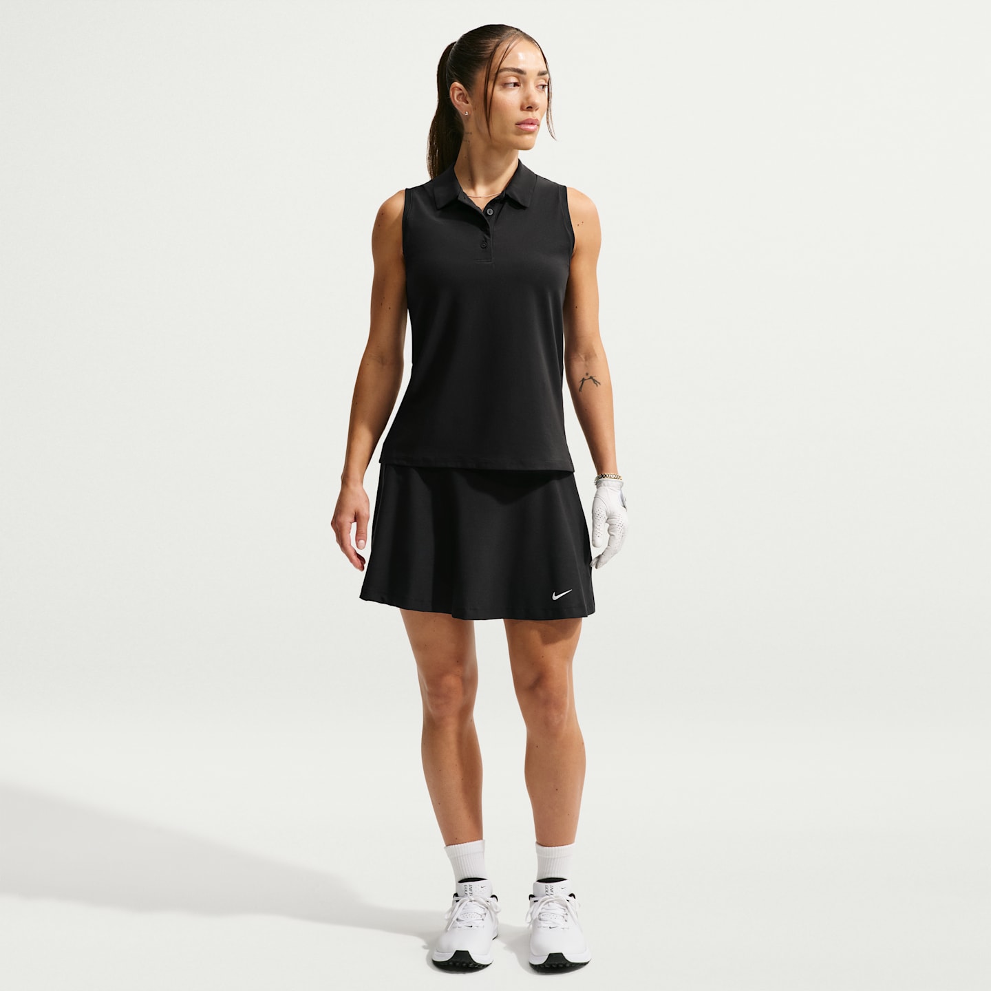Женское поло Nike Victory Dri-FIT Sleeveless Polo, цвет: Чёрный / Белый — фото 4