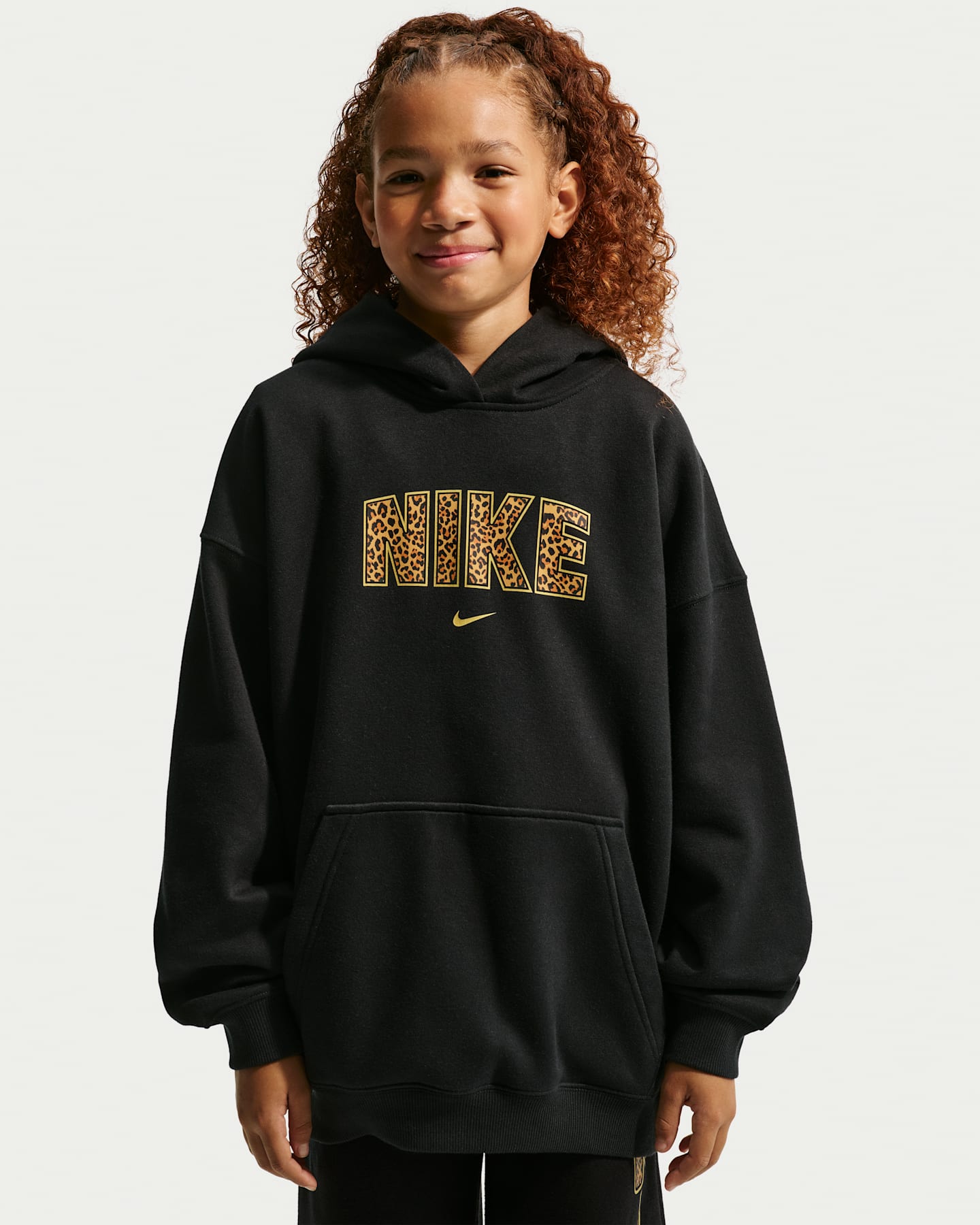 Детское флисовое худи-пуловер для девочек Nike Sportswear Studio оверсайз, цвет: Чёрный — фото 7