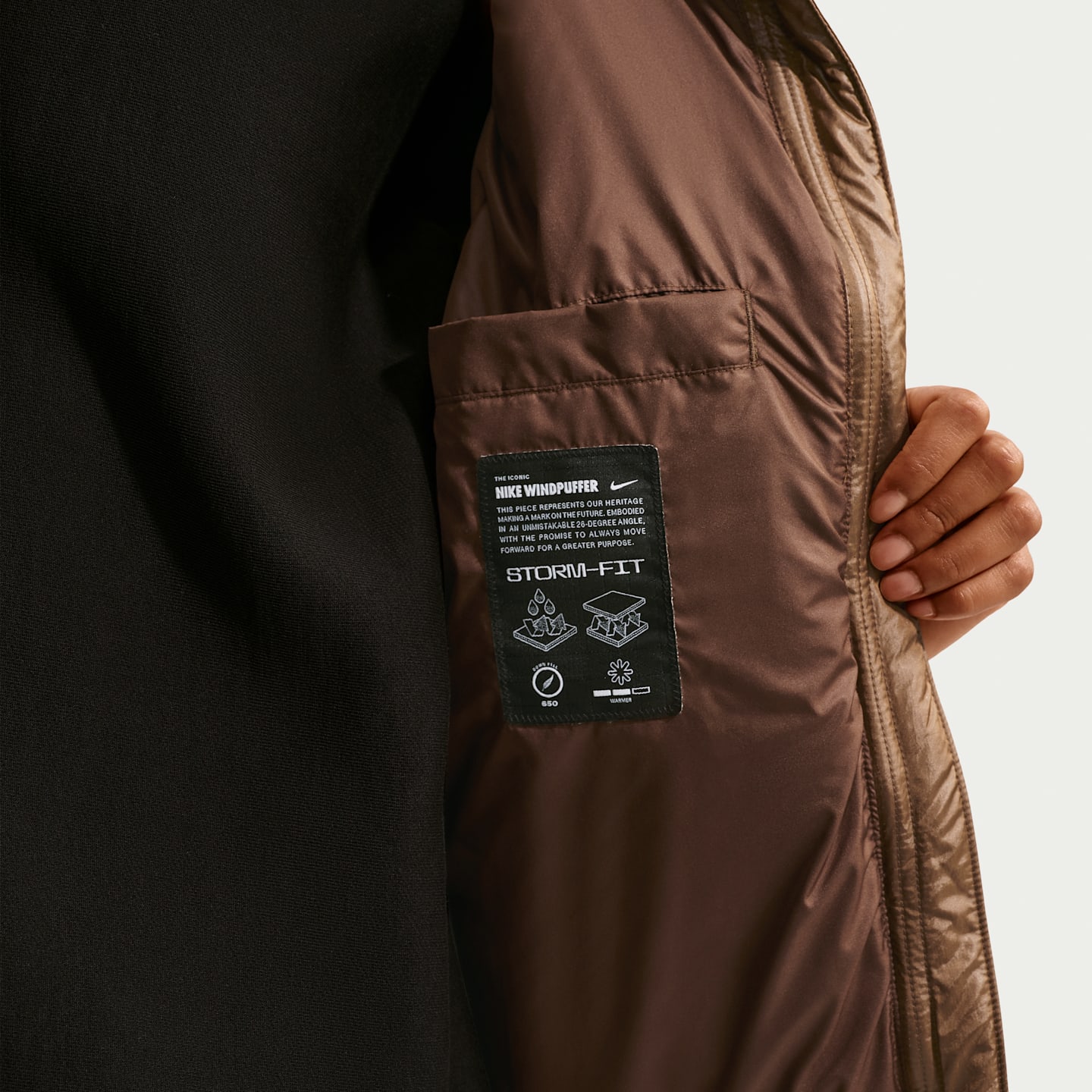 Женский жилет Nike Sportswear Windpuffer Loose Storm-FIT Hooded Down, цвет: Какао / Молочный — фото 6