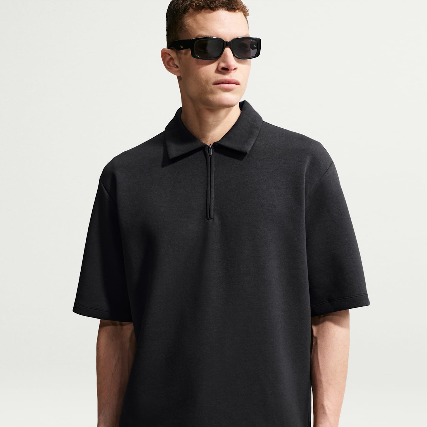 Мужская рубашка-поло на молнии 1/4 Nike 24.7 ImpossiblySoft Dri-FIT, цвет: Чёрный / Серый — фото 1
