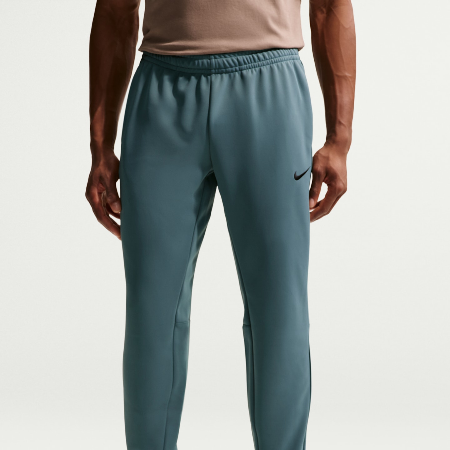 Мужские тренировочные джоггеры Nike Hyverse Dri-FIT UV, цвет: Минеральный сланцевый / Чёрный — фото 2