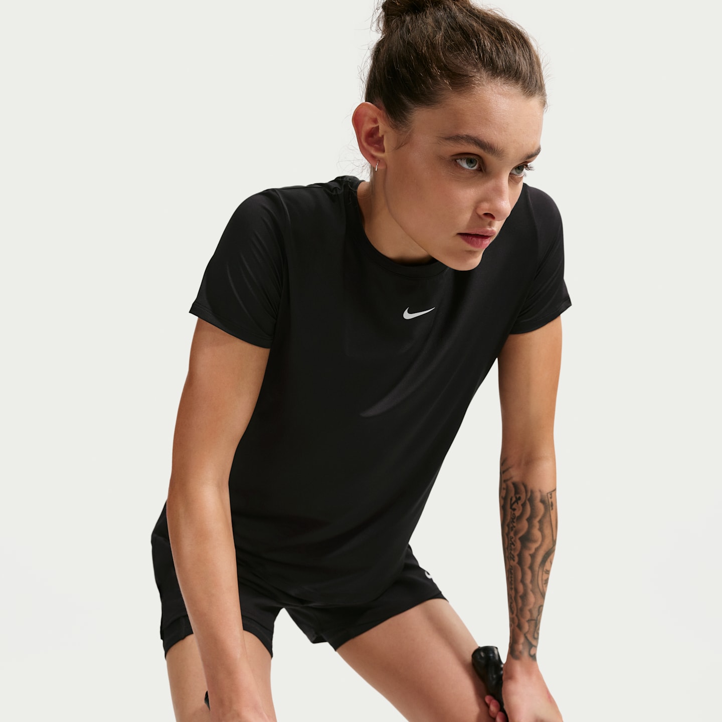 Женский топ Nike One Classic Dri-FIT с коротким рукавом, цвет: Чёрный / Белый — фото 3