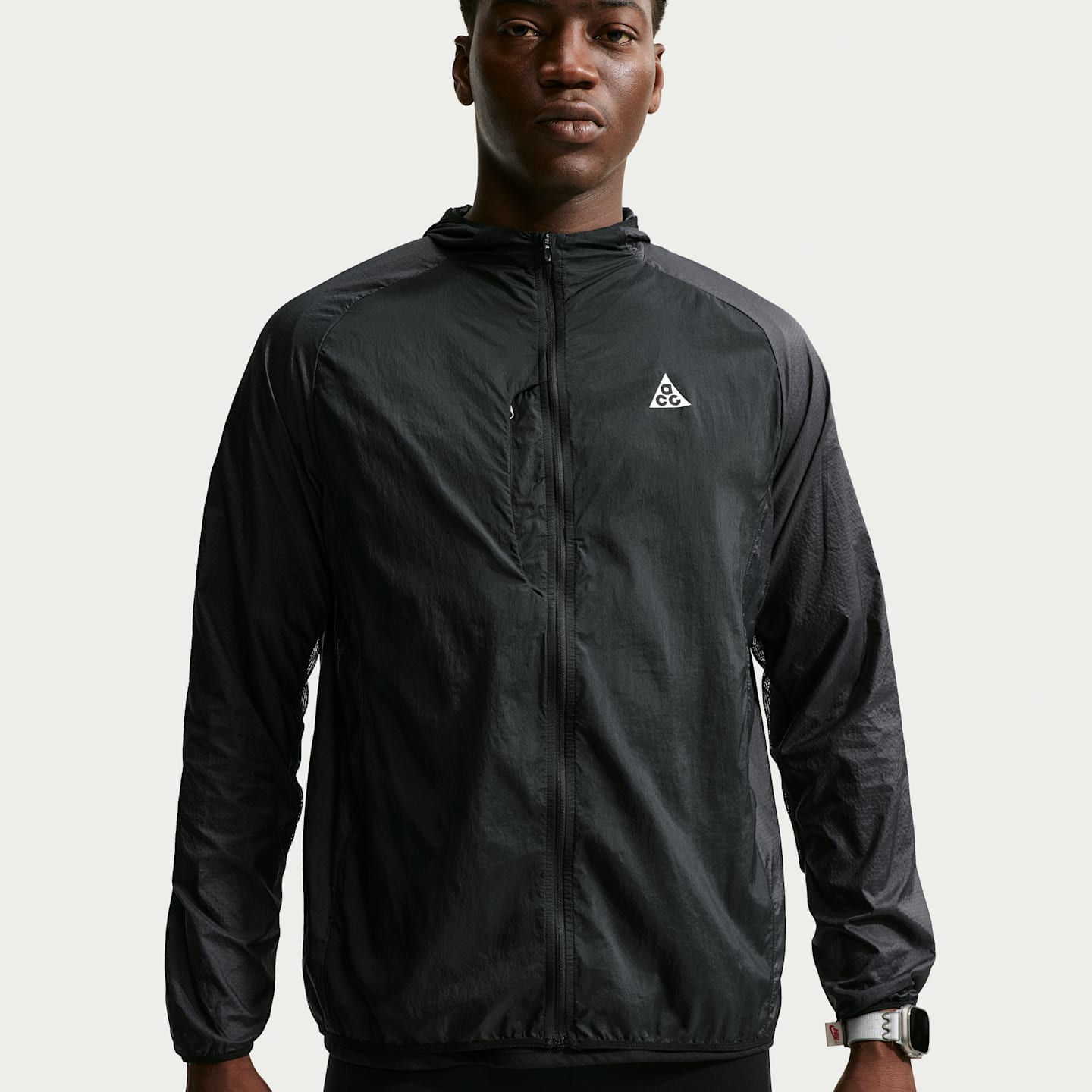 Мужская куртка Nike ACG Aireez с защитой от UV, цвет: Чёрный / Снежный белый — фото 1
