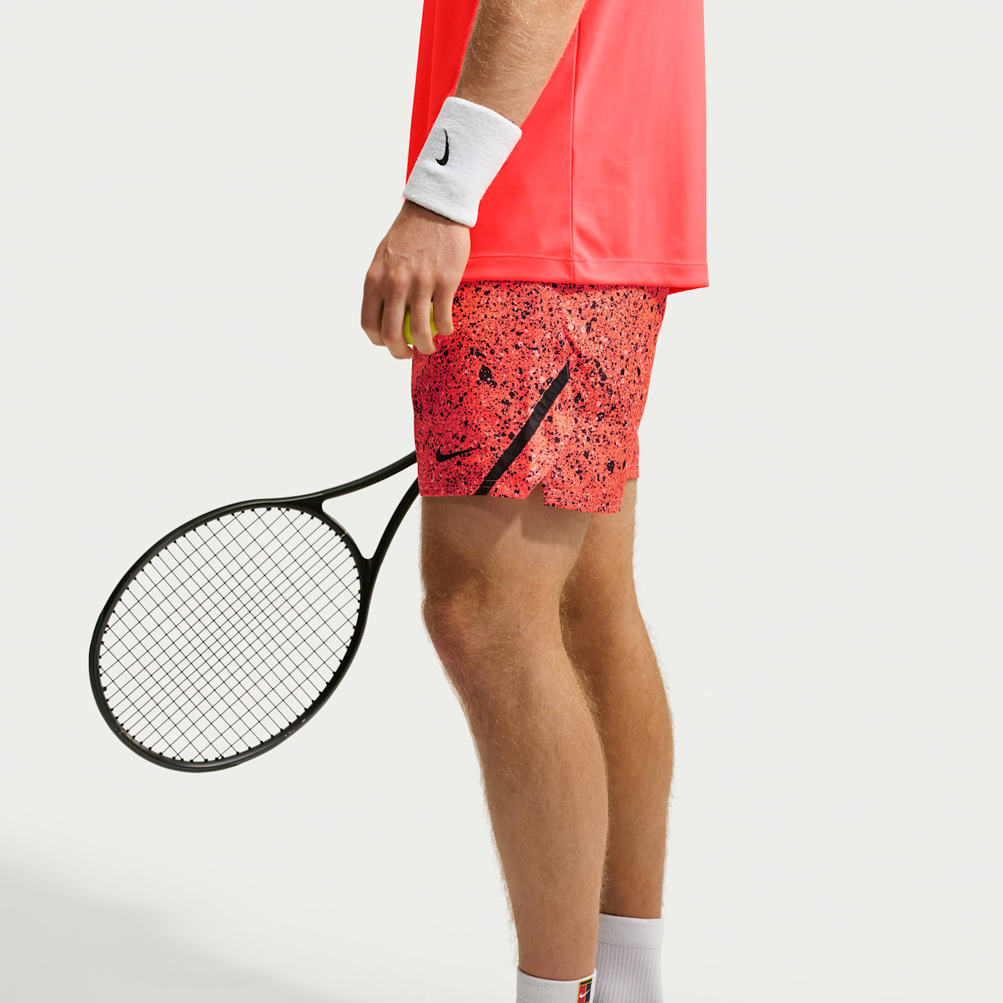 Мужские шорты NikeCourt Victory Dri-FIT, цвет: Яркий малиновый / Чёрный — фото 4