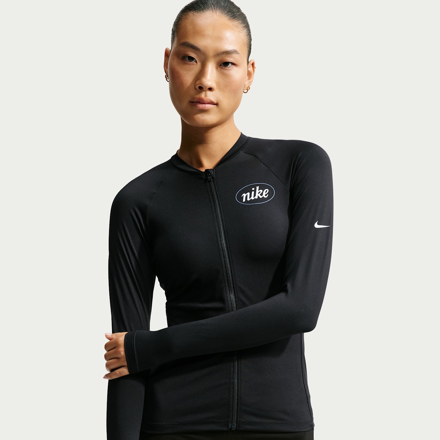 Женский плавательный топ Nike Swim Hydroguard Dri-FIT UV на молнии с длинным рукавом, цвет: Чёрный — фото 1