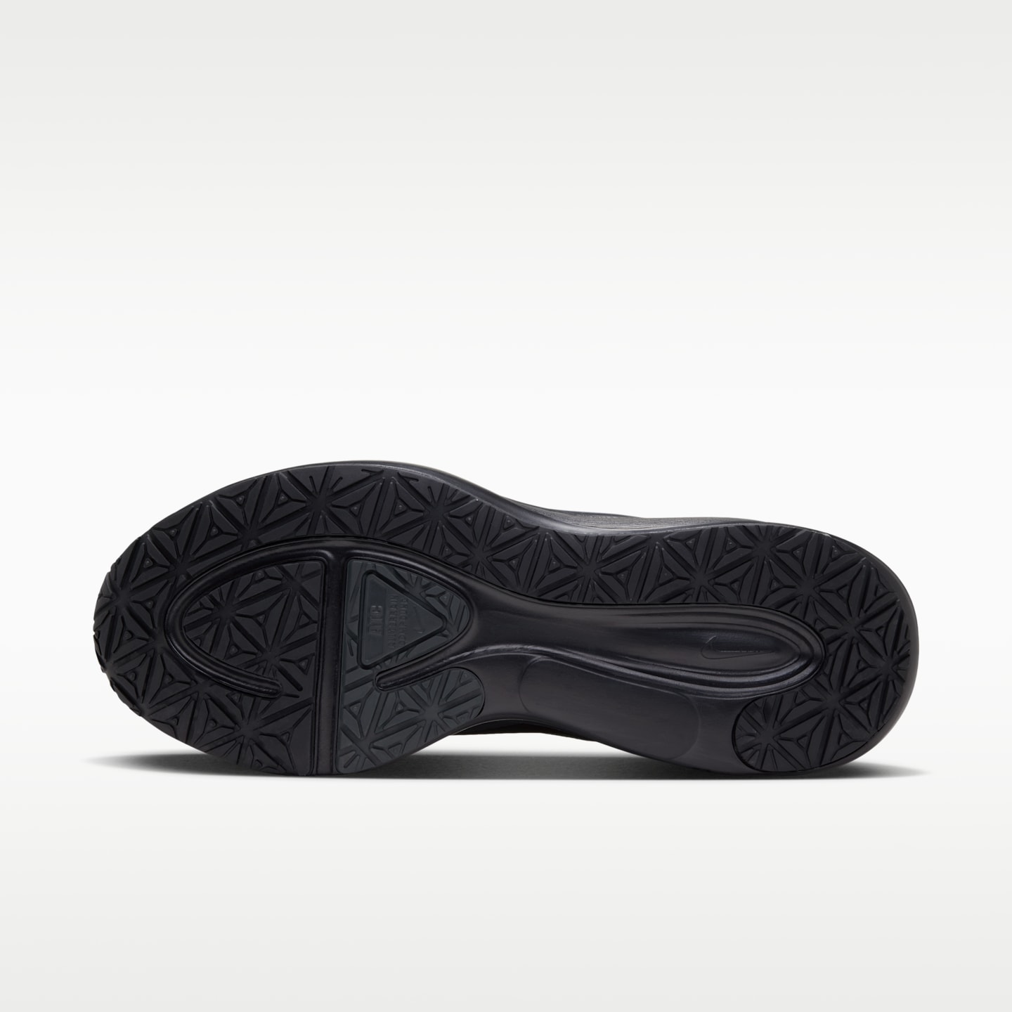 Женские кроссовки Nike Revolution 8 Utility Road Running, цвет: Чёрный / Антрацитовый — фото 2