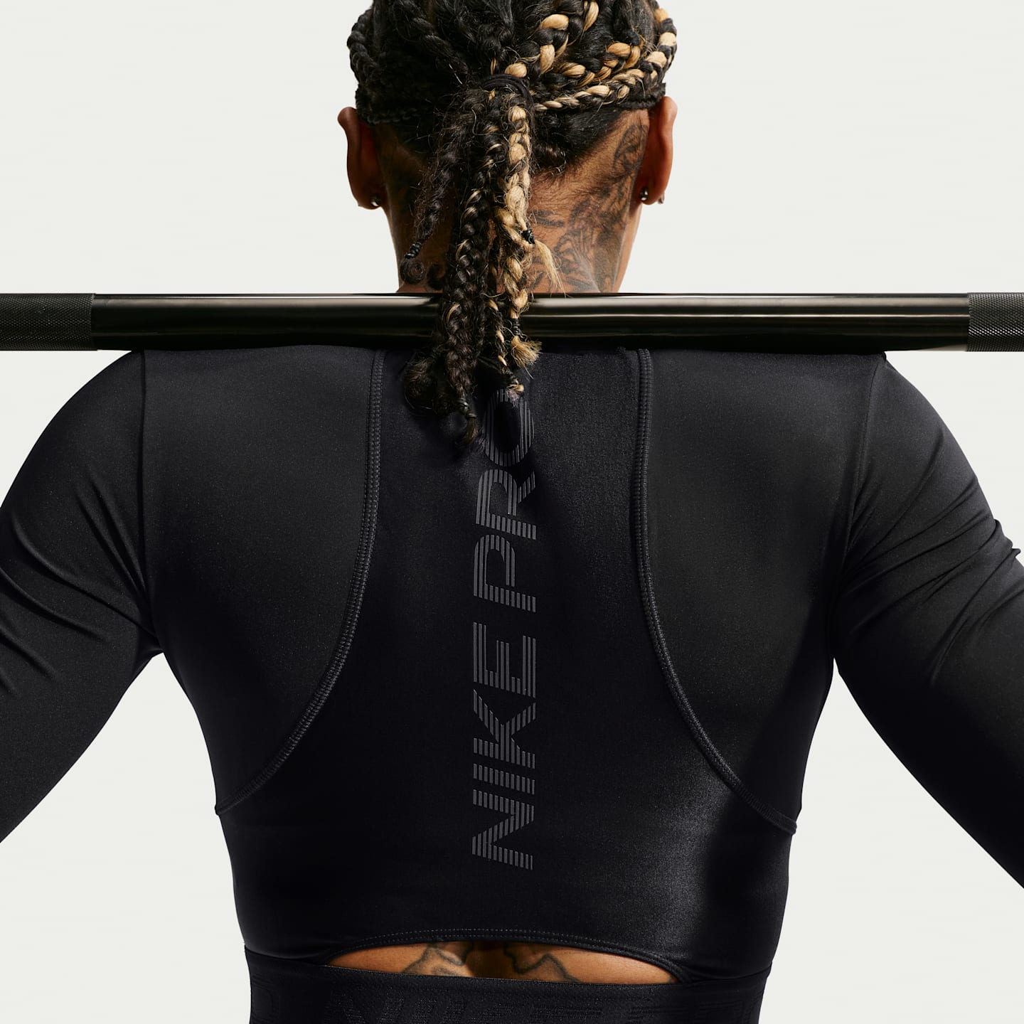 Женский укороченный топ Nike Pro Dri-FIT с длинным рукавом, цвет: Чёрный / Антрацитовый — фото 2