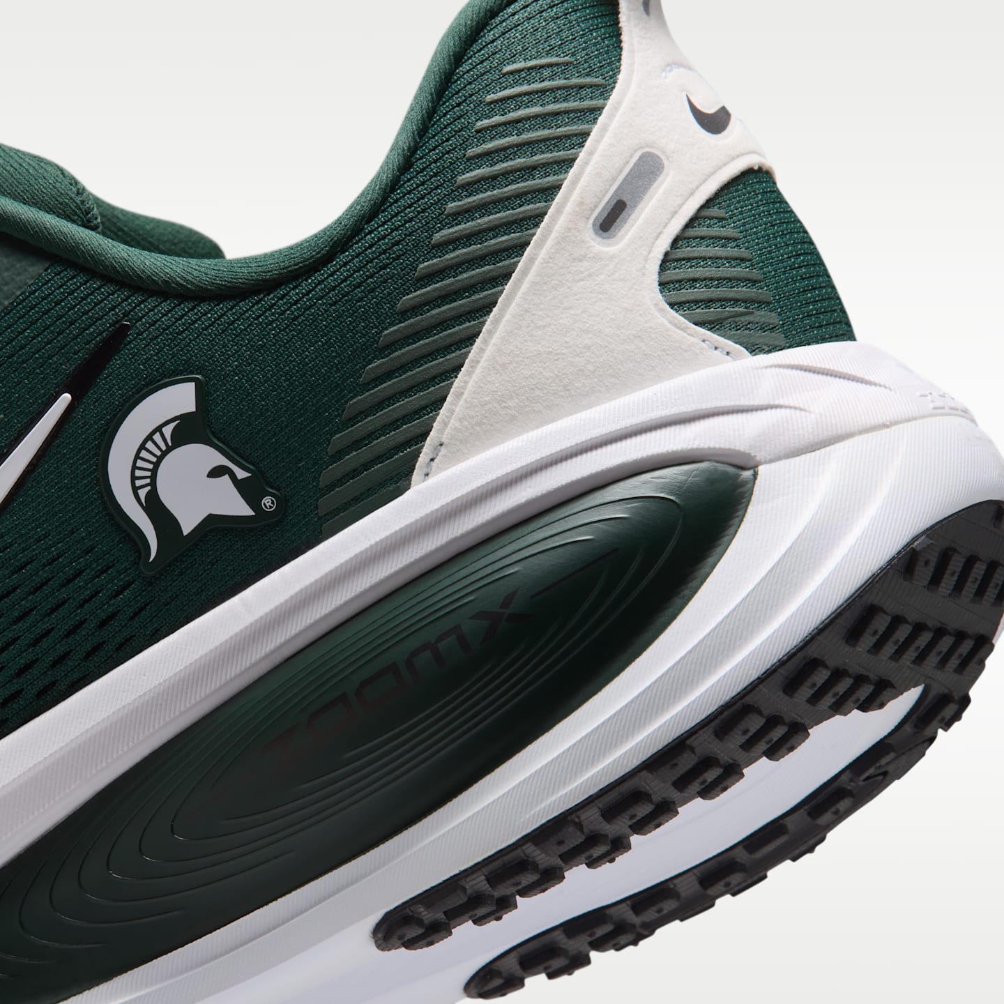 Мужские кроссовки Nike College Vomero 18 (Michigan State) Road Running, цвет: Зелёный / Чёрный — фото 8