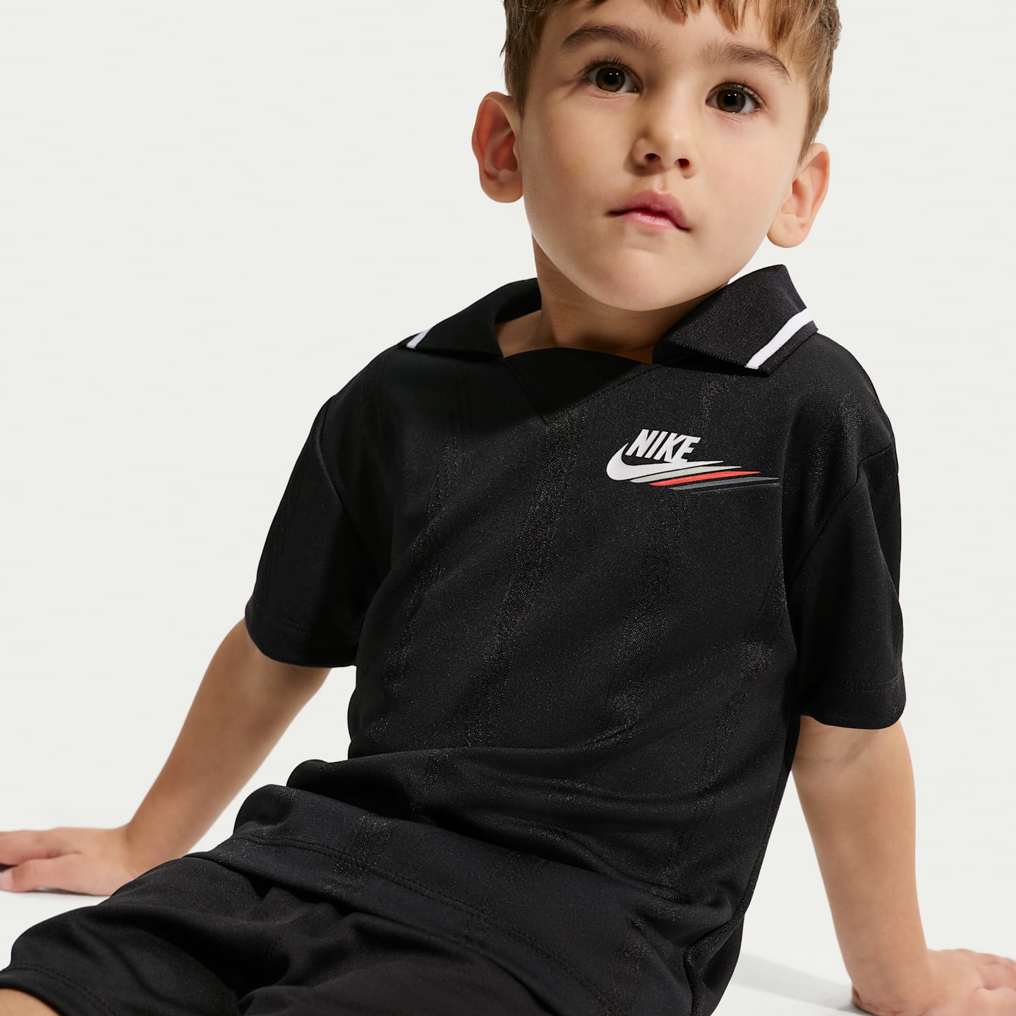 Комплект для малышей Nike Sportswear Victory Lap из 2 предметов с шортами, цвет: Чёрный — фото 6
