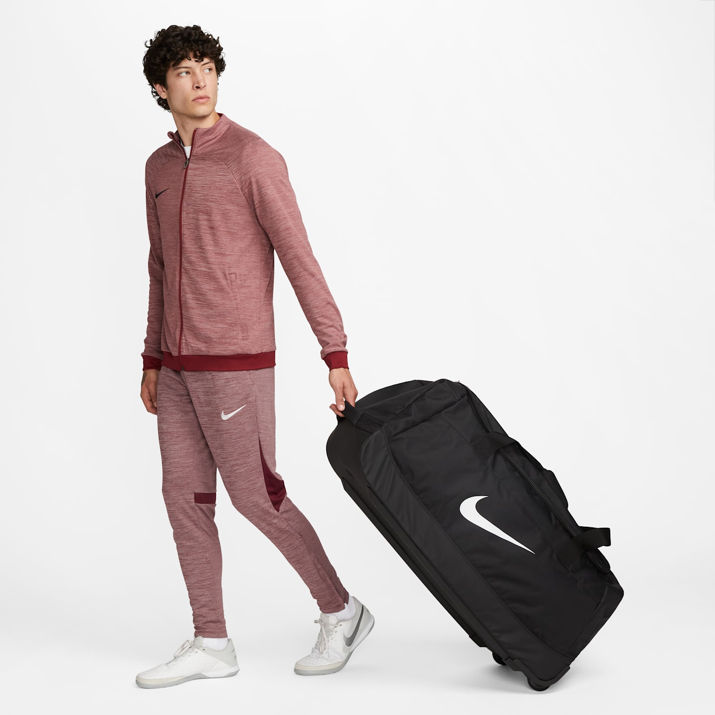 Командная сумка на колёсах Nike Club, 120 л, цвет: Чёрный / Белый — фото 9
