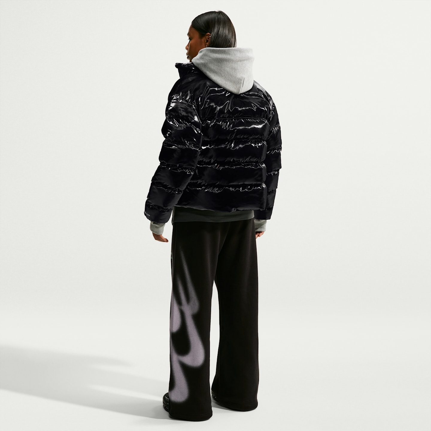 Женская свободная куртка Nike Sportswear Classic Gleamy Therma-FIT, цвет: Чёрный / Молочный — фото 5