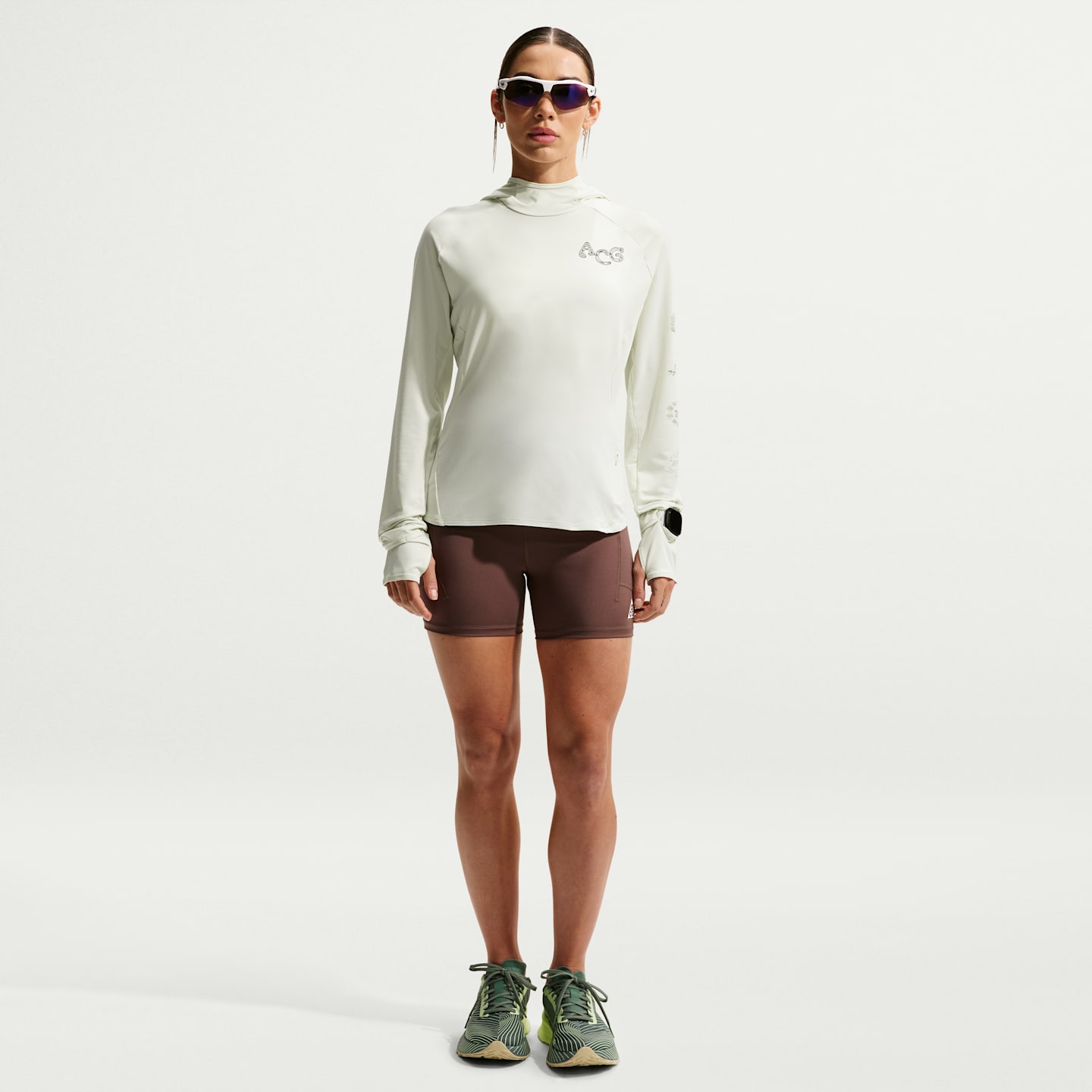 Женский топ Nike ACG "Solar Chase" Dri-FIT UV Protection Hooded Trail Running Top, цвет: Морской / Чёрный еловый — фото 4