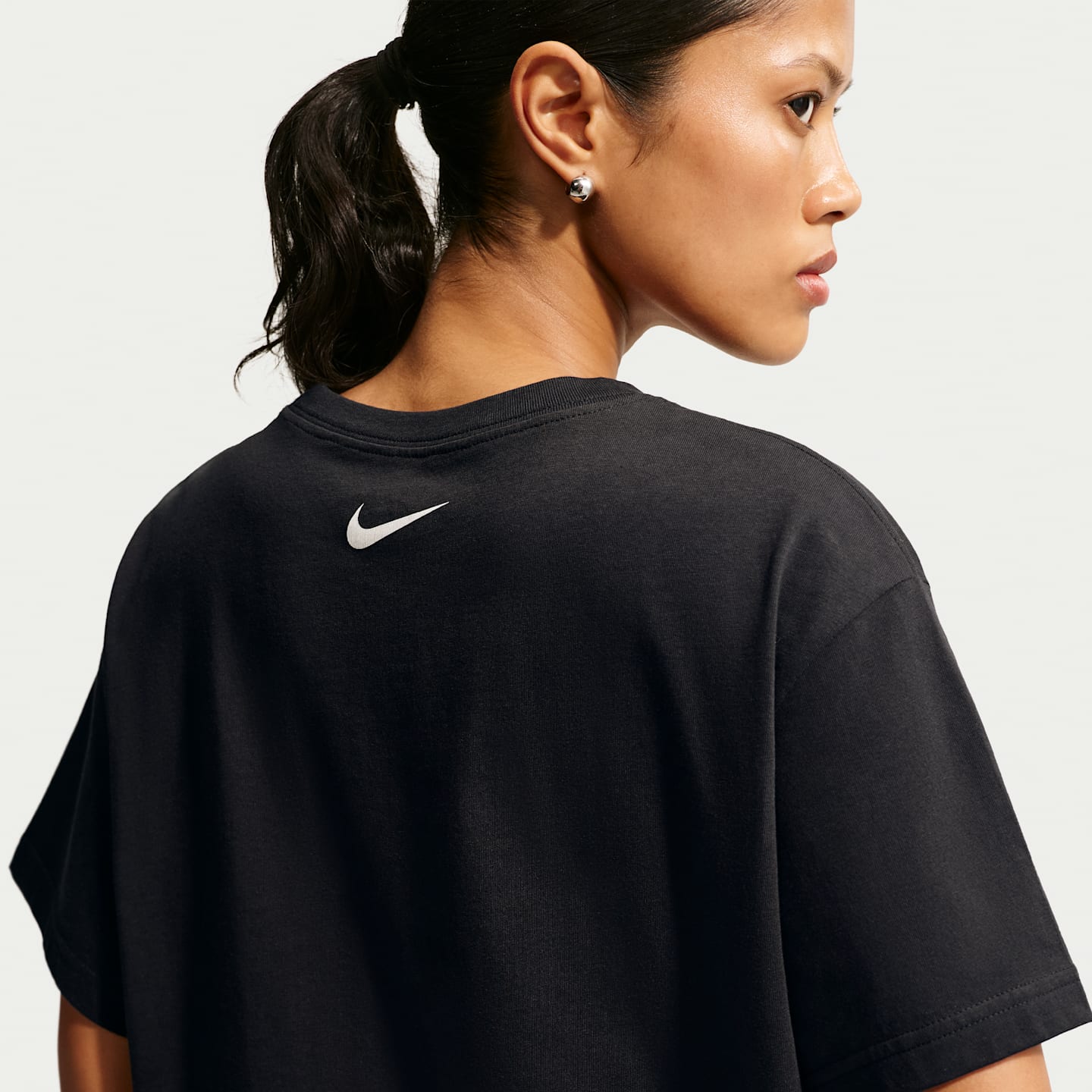 Женская футболка Nike оверсайз с принтом, цвет: Чёрный — фото 2