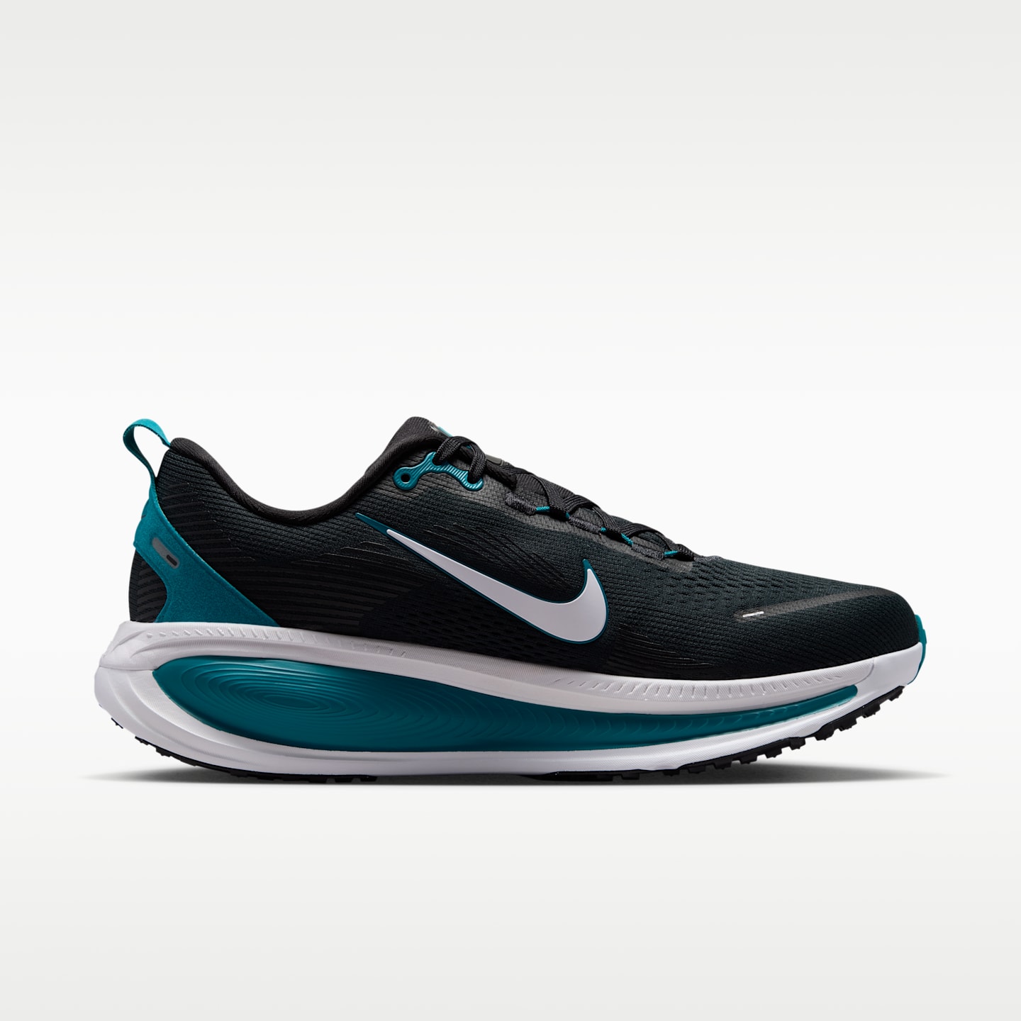 Мужские кроссовки Nike Vomero 18 (Jacksonville Jaguars) NFL Road Running, цвет: Чёрный / Белый — фото 3