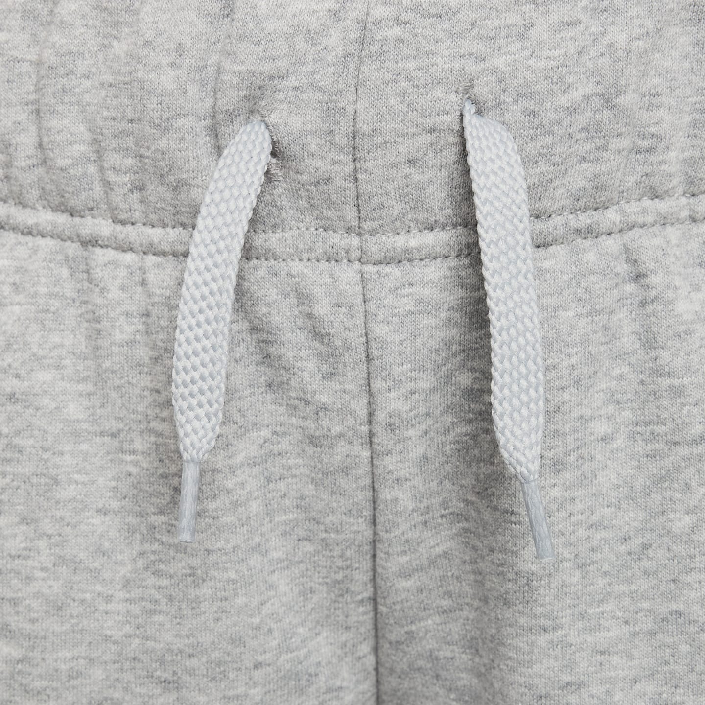 Детские шорты для девочек Nike Sportswear Club из френч терри, цвет: Серый меланжевый / Белый — фото 4