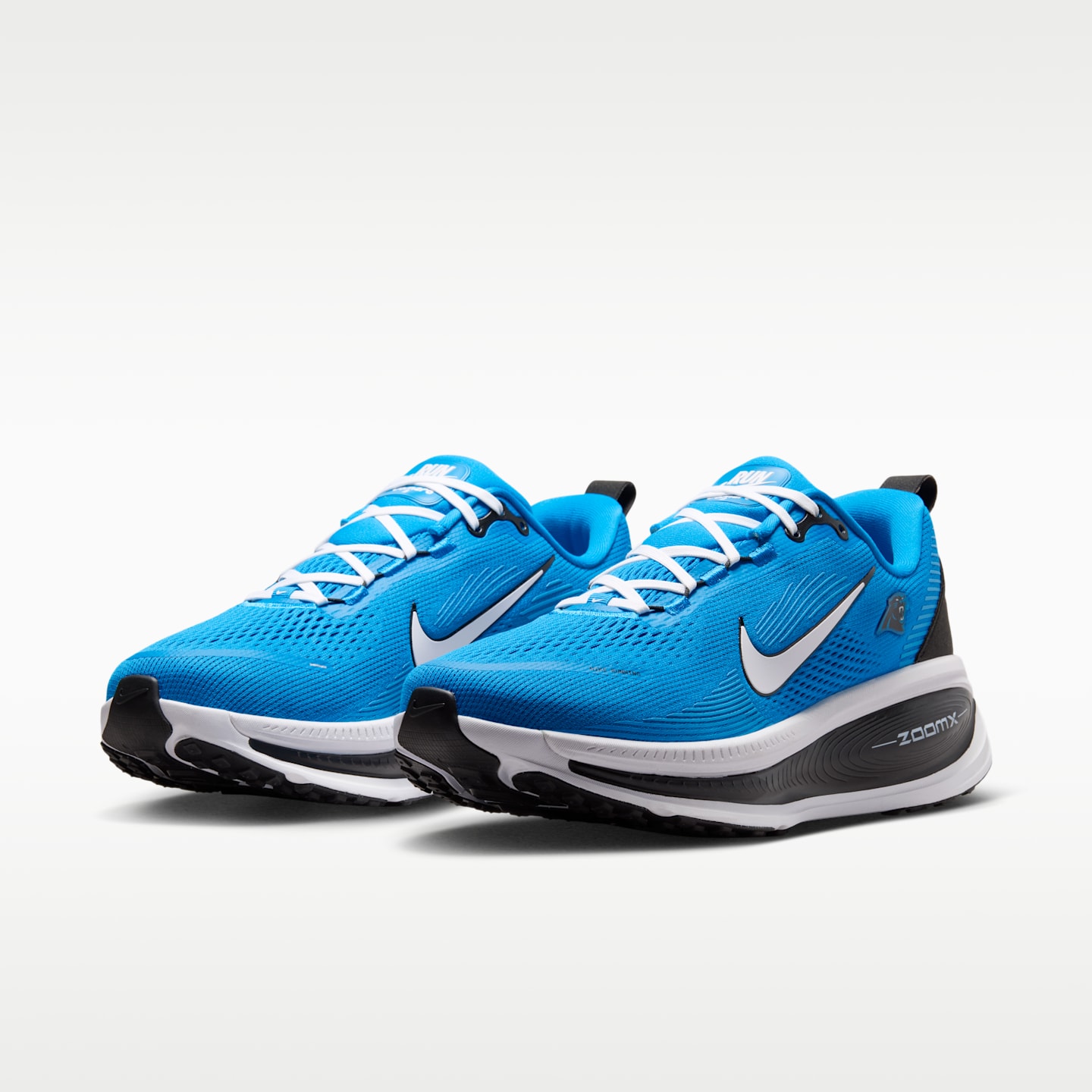 Мужские кроссовки Nike Vomero 18 (Carolina Panthers) NFL Road Running, цвет: Синий / Чёрный — фото 5