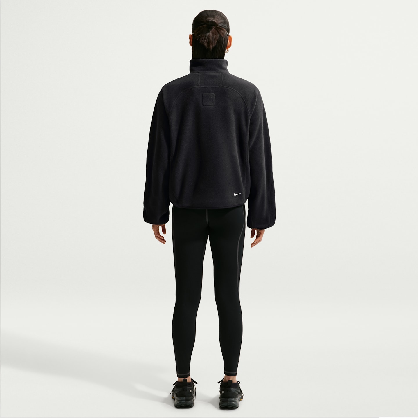 Женский топ Nike ACG Wolf Tree на молнии 1/2, цвет: Чёрный / Антрацитовый — фото 5