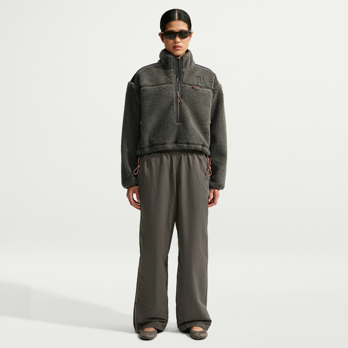 Женская куртка NikeSKIMS Sherpa Oversized 3/4-Zip, цвет: Обсидиановый — фото 4