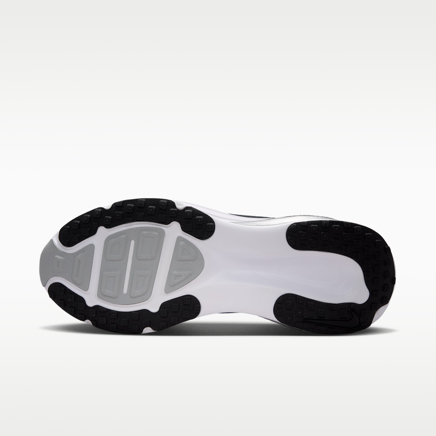 Мужские кроссовки Nike Vomero 18 (Las Vegas Raiders) NFL Road Running, цвет: Чёрный / Серебряный — фото 2