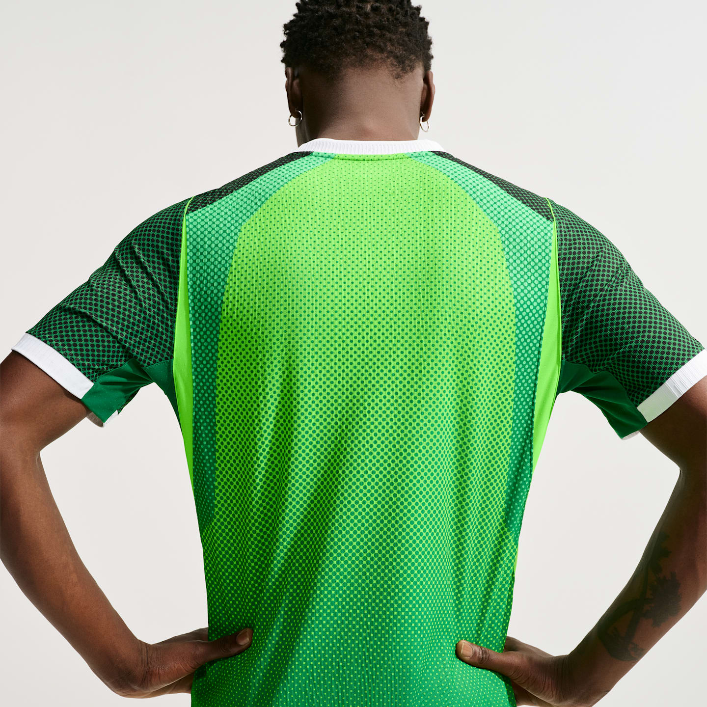 Мужской топ Nike Nigeria 2026 Match Home Aero-FIT Soccer Authentic Jersey, цвет: Сосновый зелёный / Зелёный — фото 2