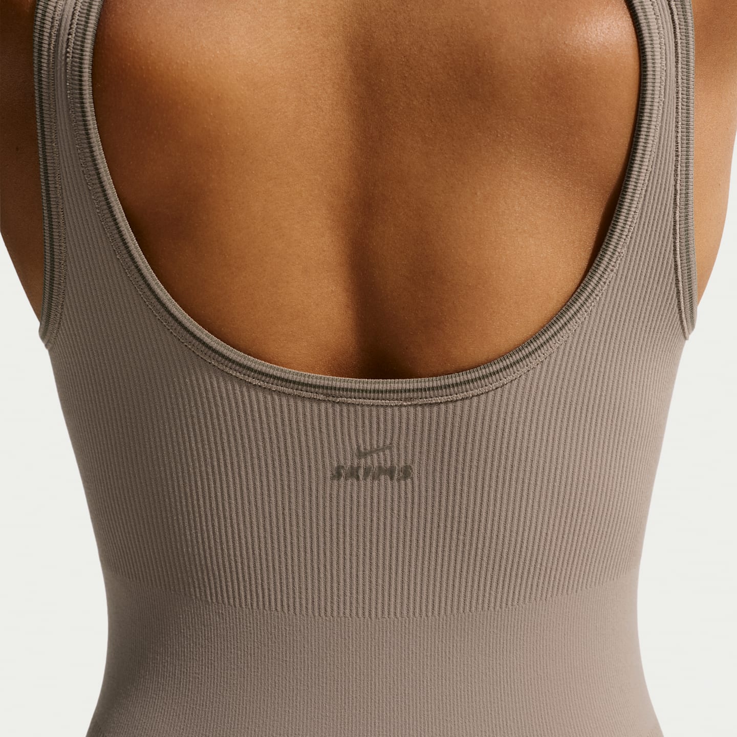 Женское боди NikeSKIMS Ribbed Seamless с круглым вырезом, 5, цвет: Nskm Driftwood — фото 6