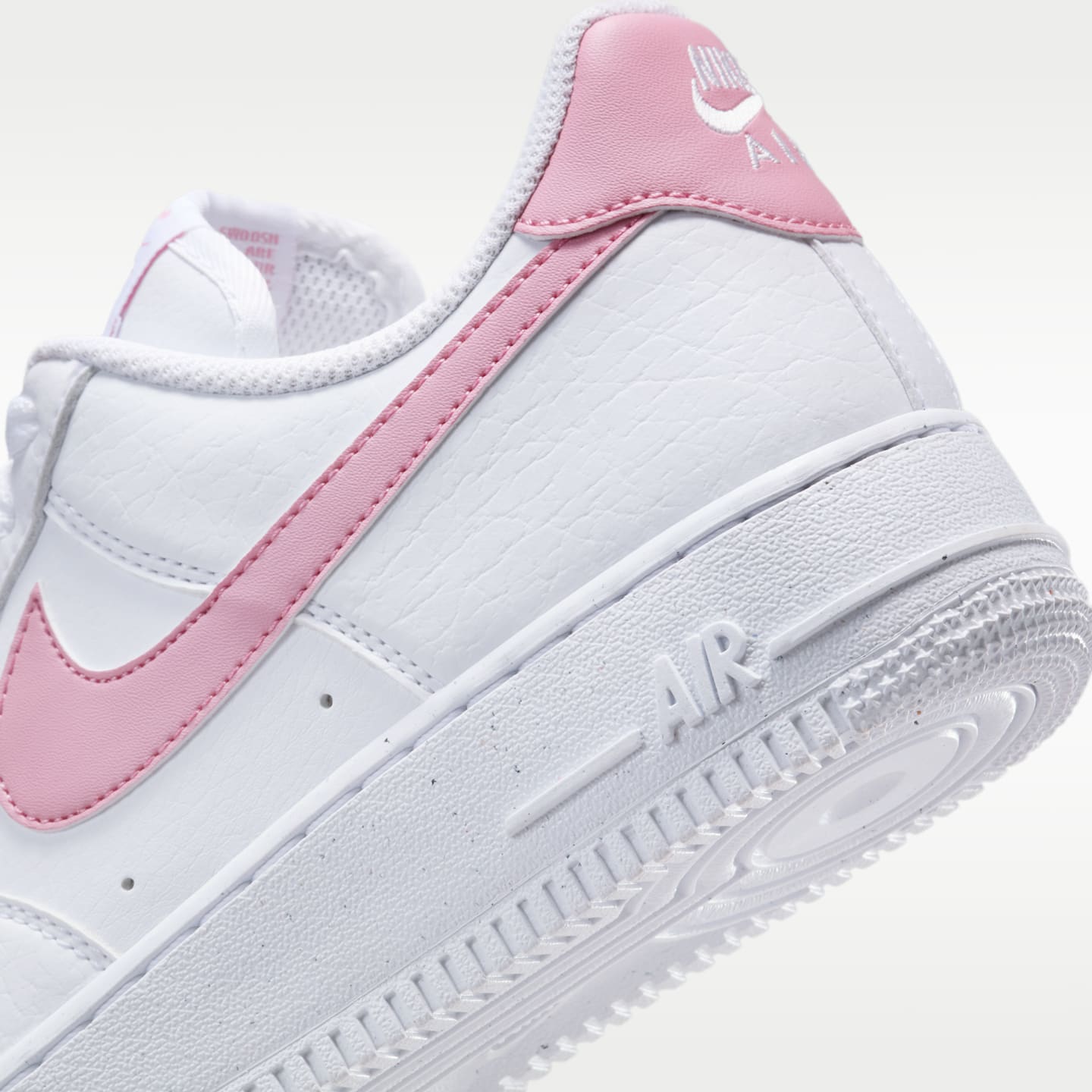Женские кроссовки Nike Air Force 1 '07 Next Nature, цвет: Белый / Розовый — фото 8