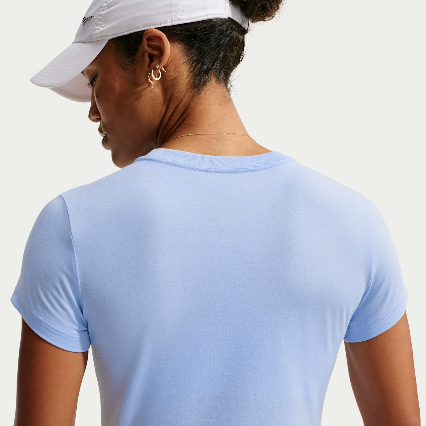 Женская теннисная футболка NikeCourt Heritage с коротким рукавом, цвет: Серебристый — фото 2