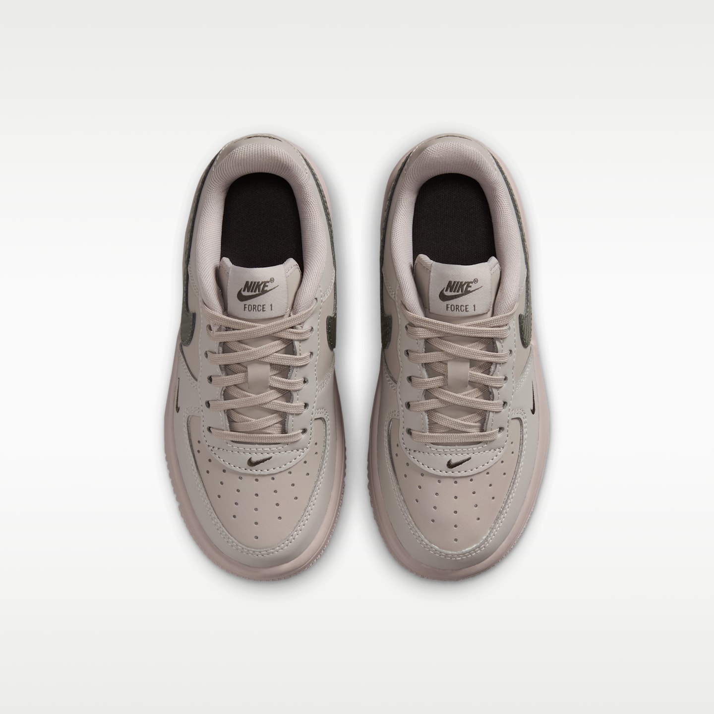 Детские кроссовки Nike Force 1 Tech Essential, цвет: Серый / Newsprint — фото 4
