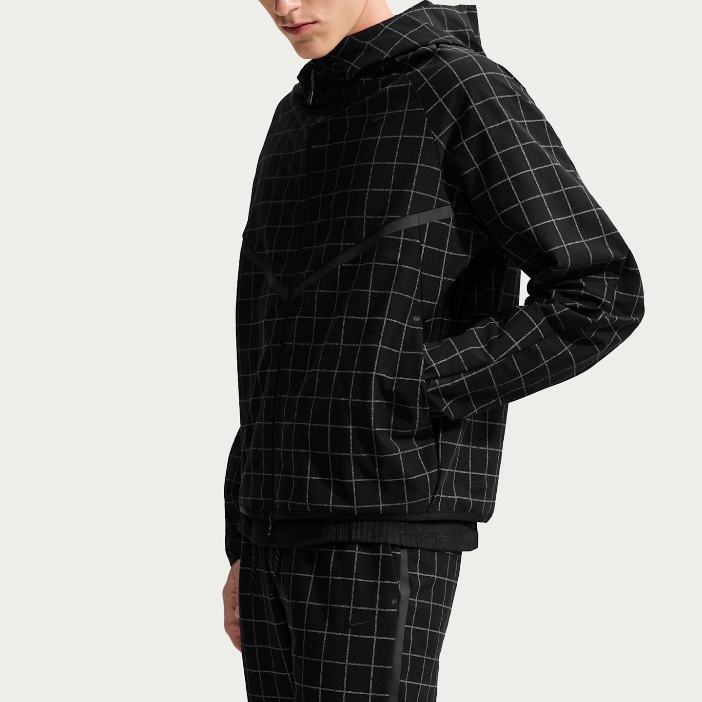 Мужские трикотажные брюки Nike Tech Dri-FIT Shori с принтом по всей поверхности, цвет: Чёрный / Железный серый — фото 4