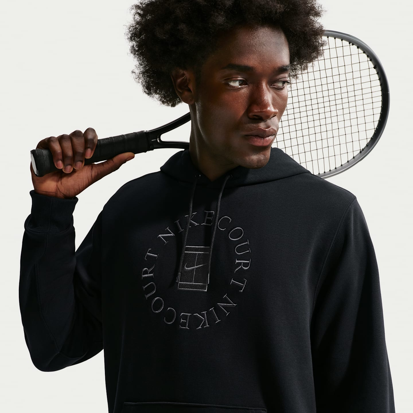 Мужское худи Nike NikeCourt Heritage Dri-FIT French Terry Tennis Pullover, цвет: Чёрный / Антрацитовый — фото 3