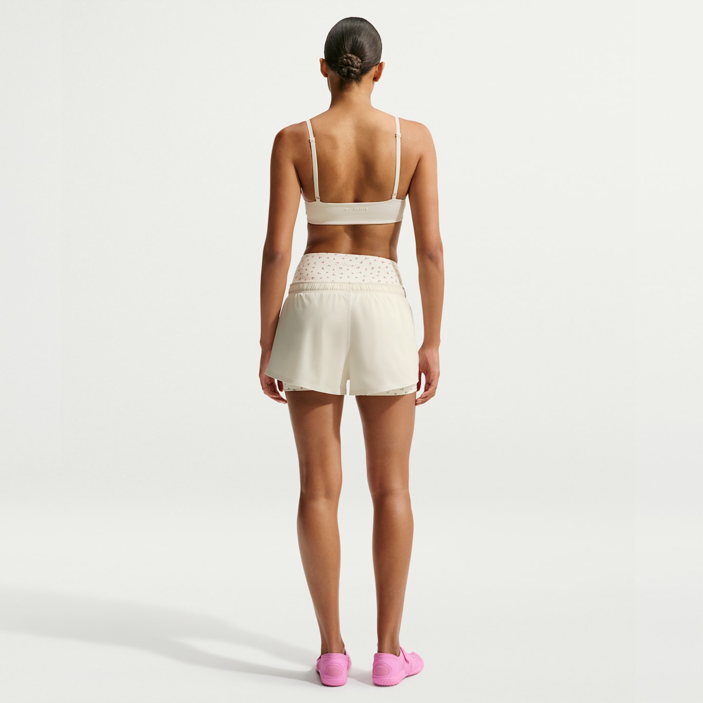 Женские беговые шорты NikeSKIMS Stretch Nylon из эластичного нейлона, цвет: Слоновая кость — фото 5