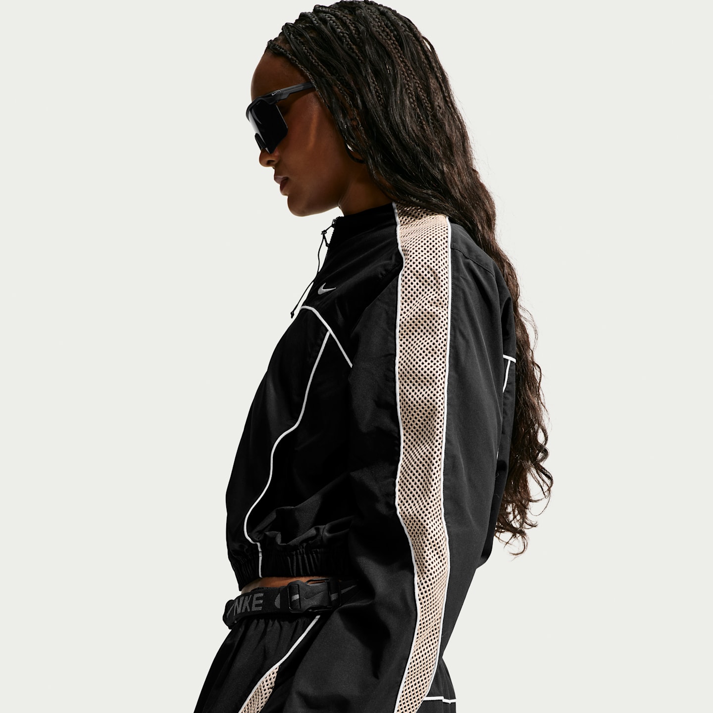 Женская куртка Nike Sportswear Mock-Neck, цвет: Чёрный / Кремовый — фото 3