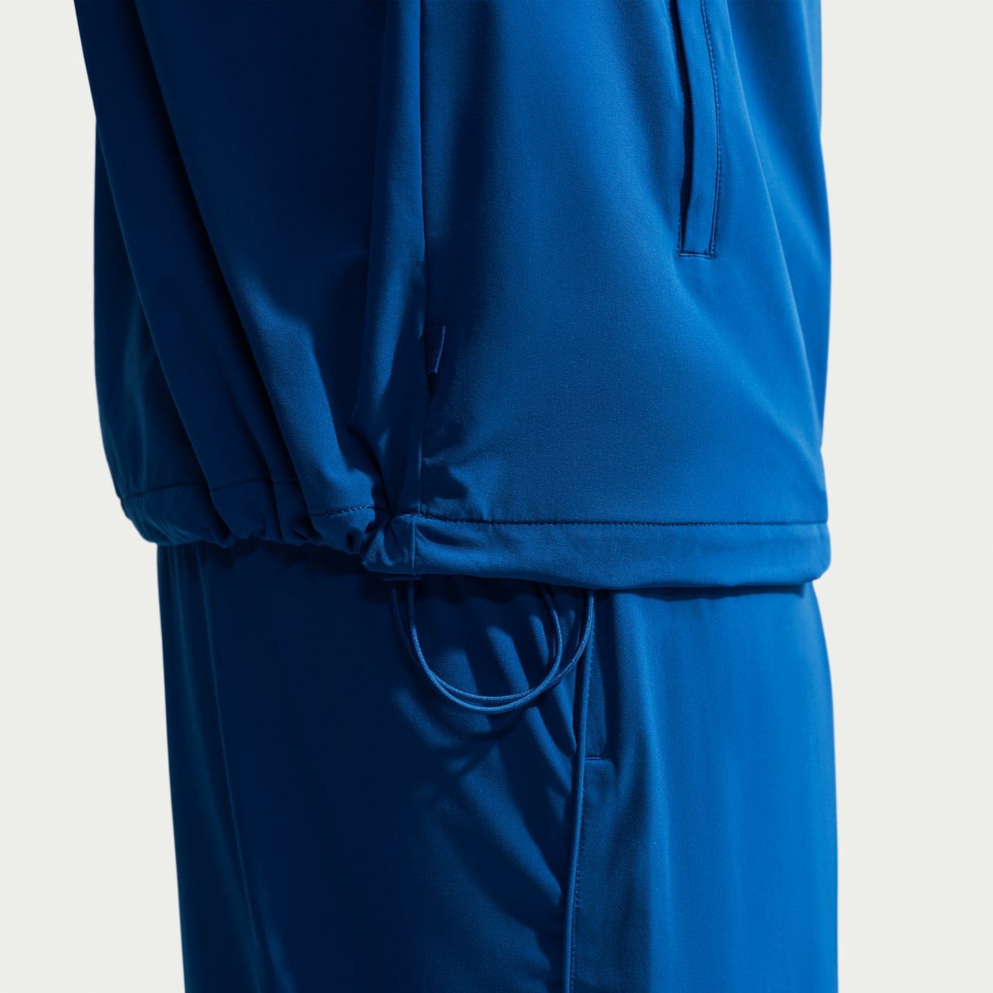 Женский жилет NikeSKIMS Stretch Nylon оверсайз из эластичного нейлона, цвет: Кобальтовый — фото 7