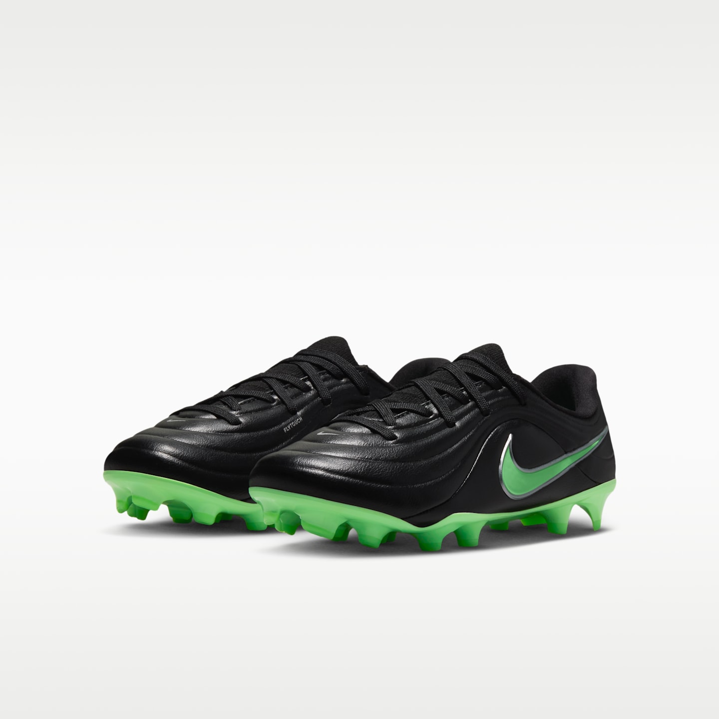 Детские бутсы Nike Jr. Tiempo Maestro Academy Multi-Ground Low-Top Soccer Cleats, цвет: Чёрный / Зелёный — фото 5