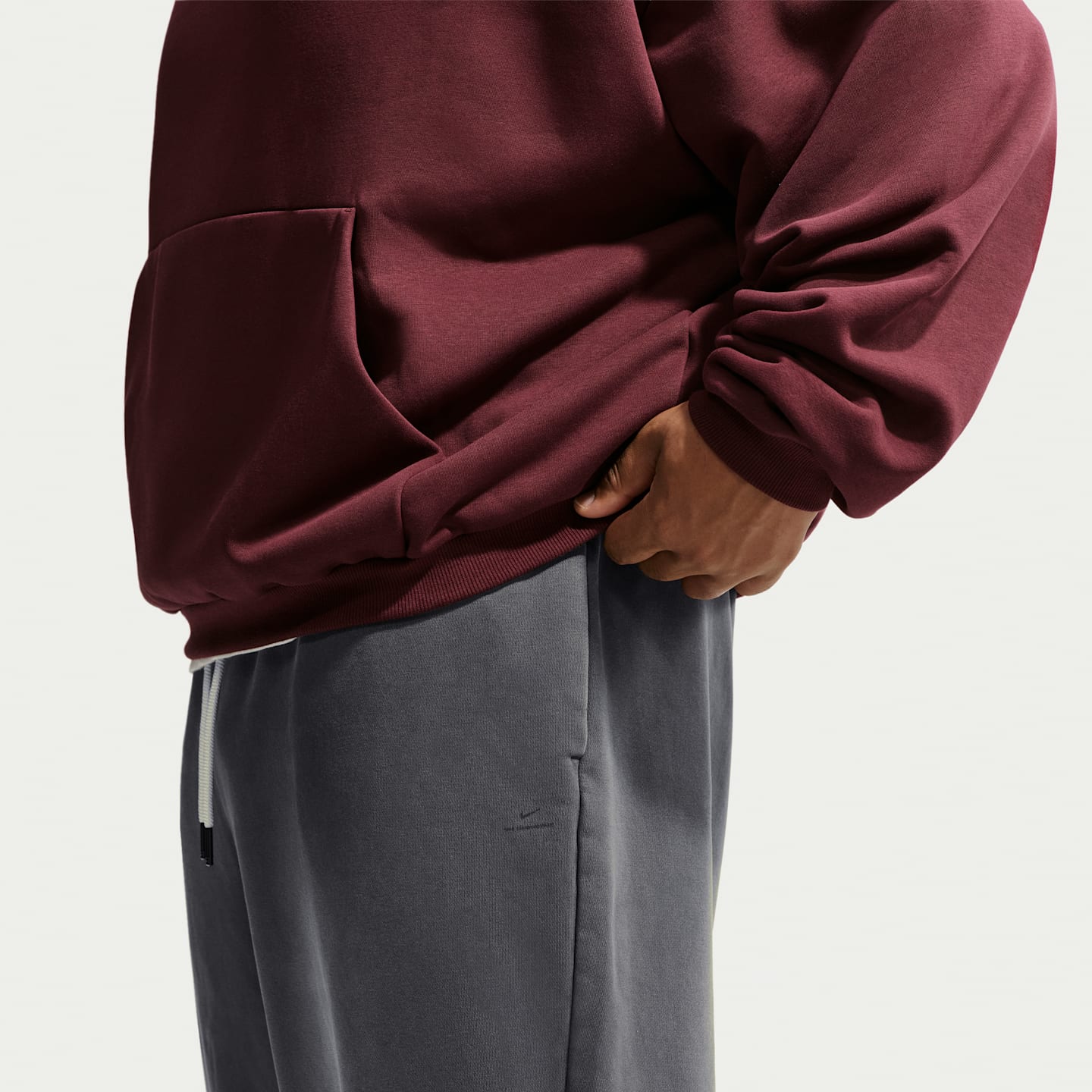 Мужские плотные баскетбольные брюки Nike Standard Issue с начёсом оверсайз, цвет: Чёрный / Бледная слоновая кость — фото 9
