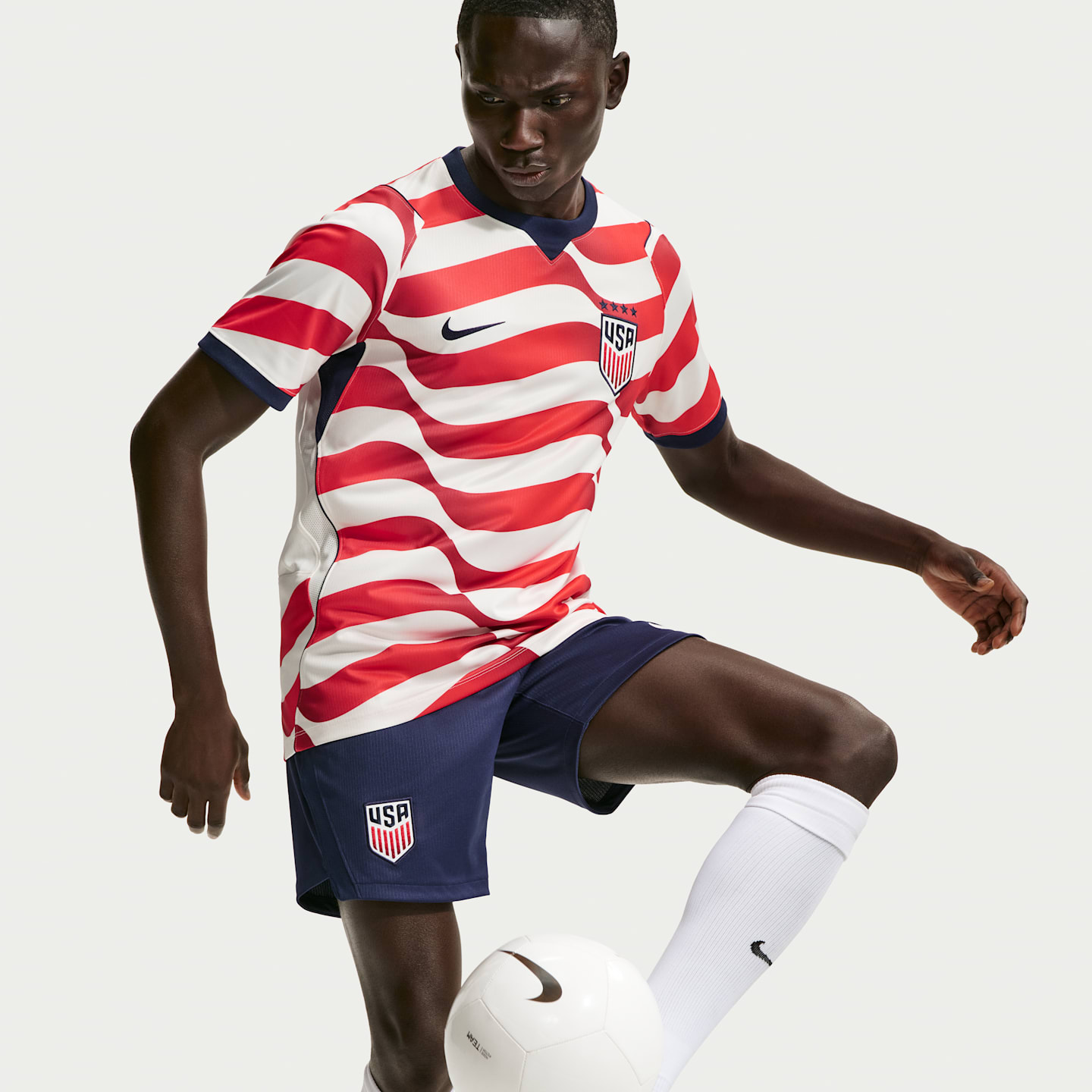 Мужской топ Nike Uswnt 2026 Stadium Home Dri-FIT Soccer Replica Jersey, цвет: Молочный / Тёмно-синий — фото 3
