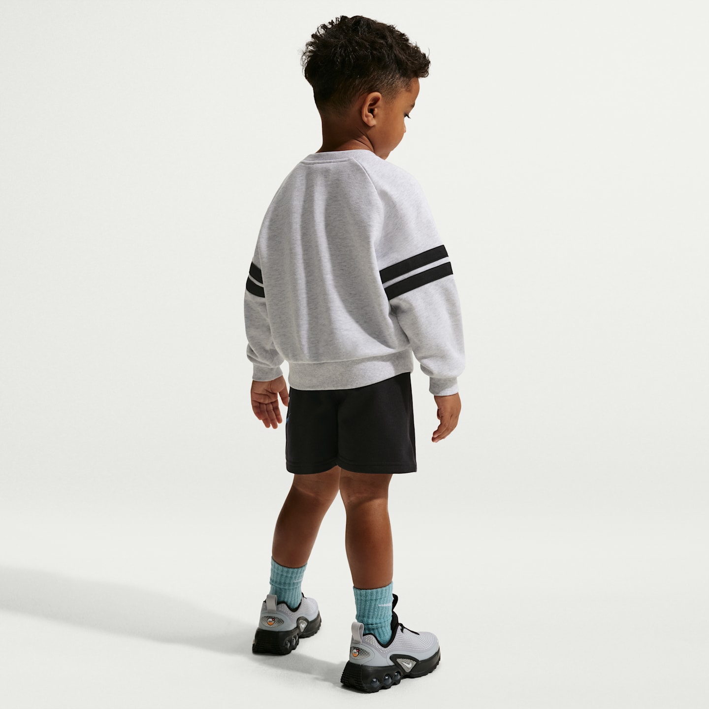 Свитшот для малышей Nike Sportswear In The Zone из махрового трикотажа оверсайз, цвет: Берёзовый меланжевый — фото 5