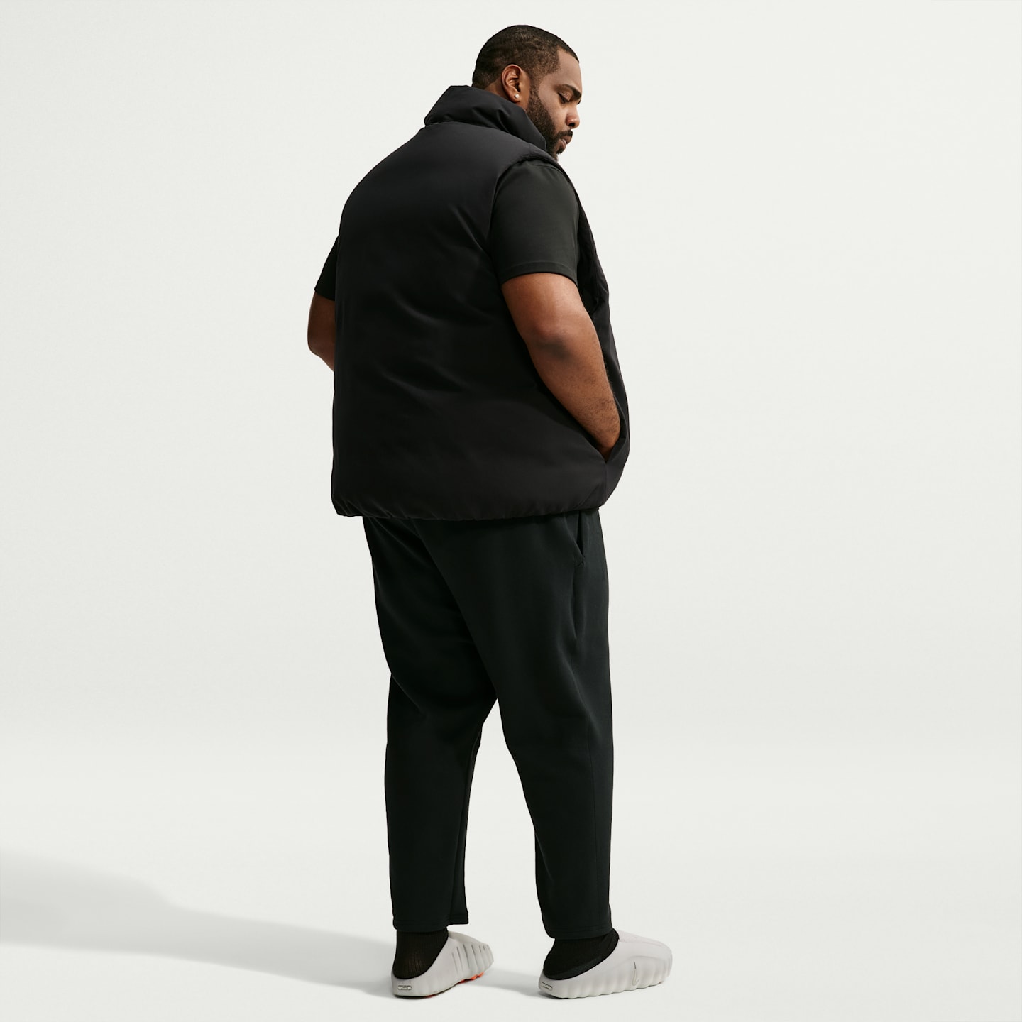 Мужской жилет Nike 24.7 OuterCalm Therma-FIT Down-Fill, цвет: Чёрный / Серый — фото 11