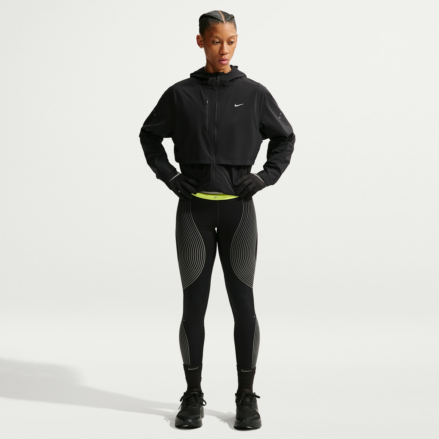 Женская куртка Nike Swift Storm-FIT Running, цвет: Чёрный — фото 4