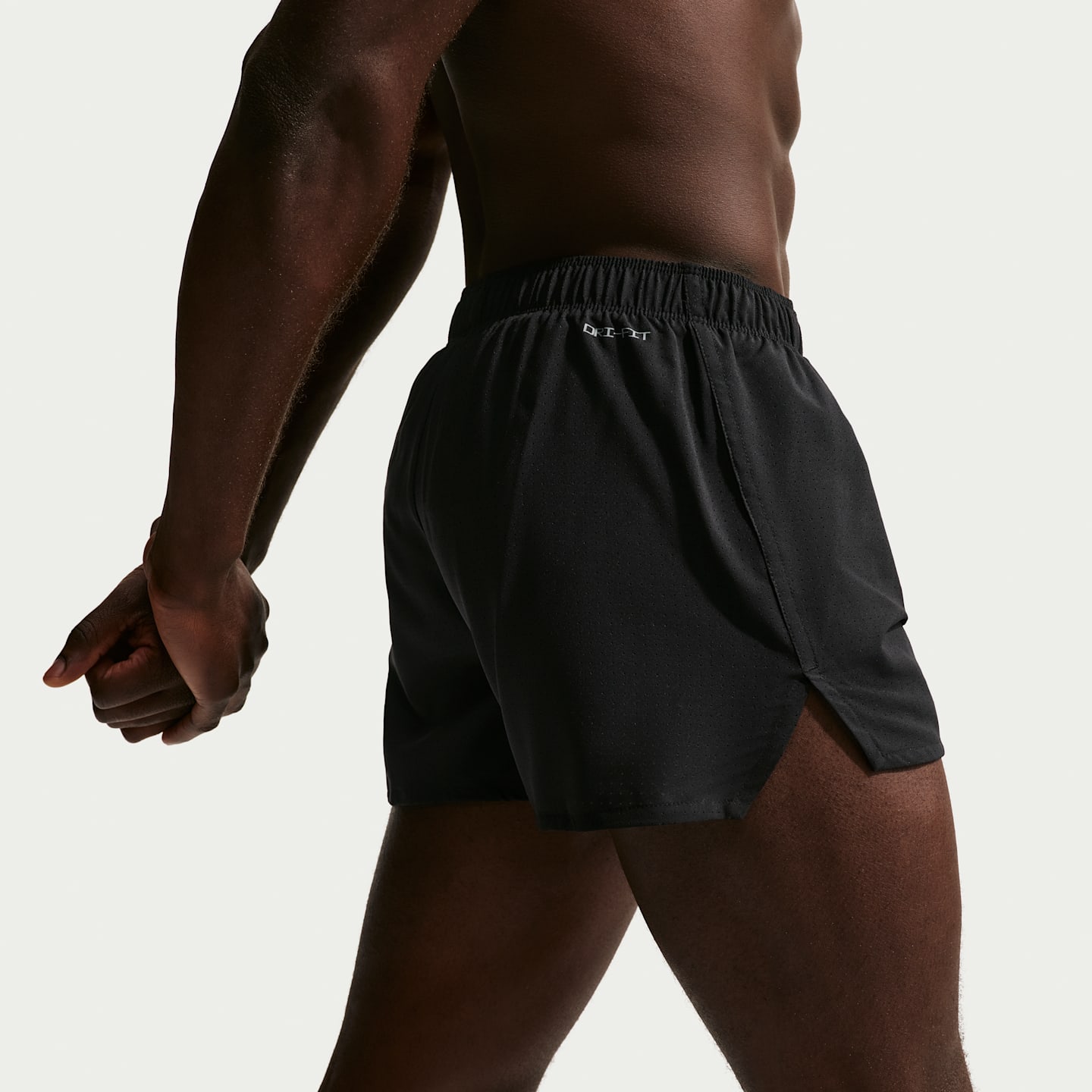 Мужские беговые шорты Nike Fast Dri-FIT 3" со встроенными брифами, цвет: Чёрный — фото 3