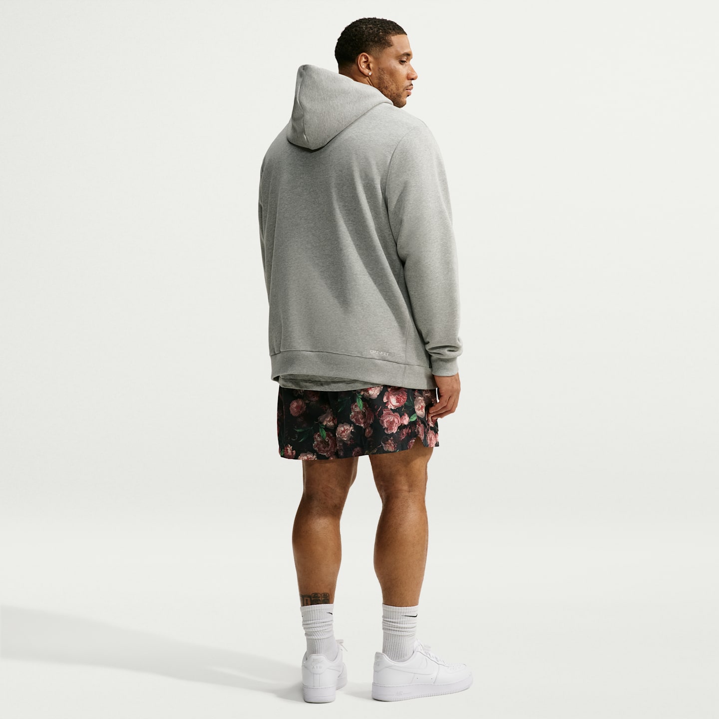 Мужские баскетбольные шорты Nike Standard Issue Dri-FIT, цвет: Чёрный / Бледная слоновая кость — фото 10